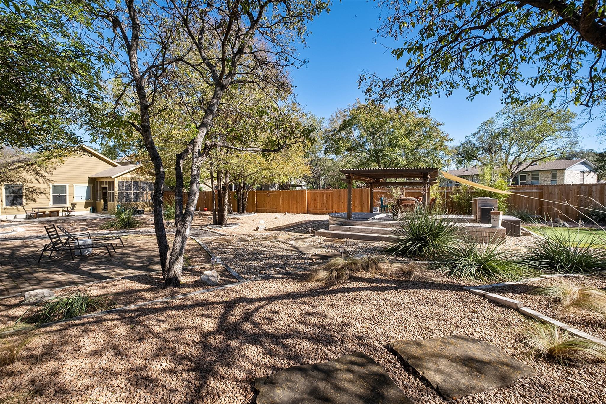 2317 Amur Dr, Austin, TX 78745