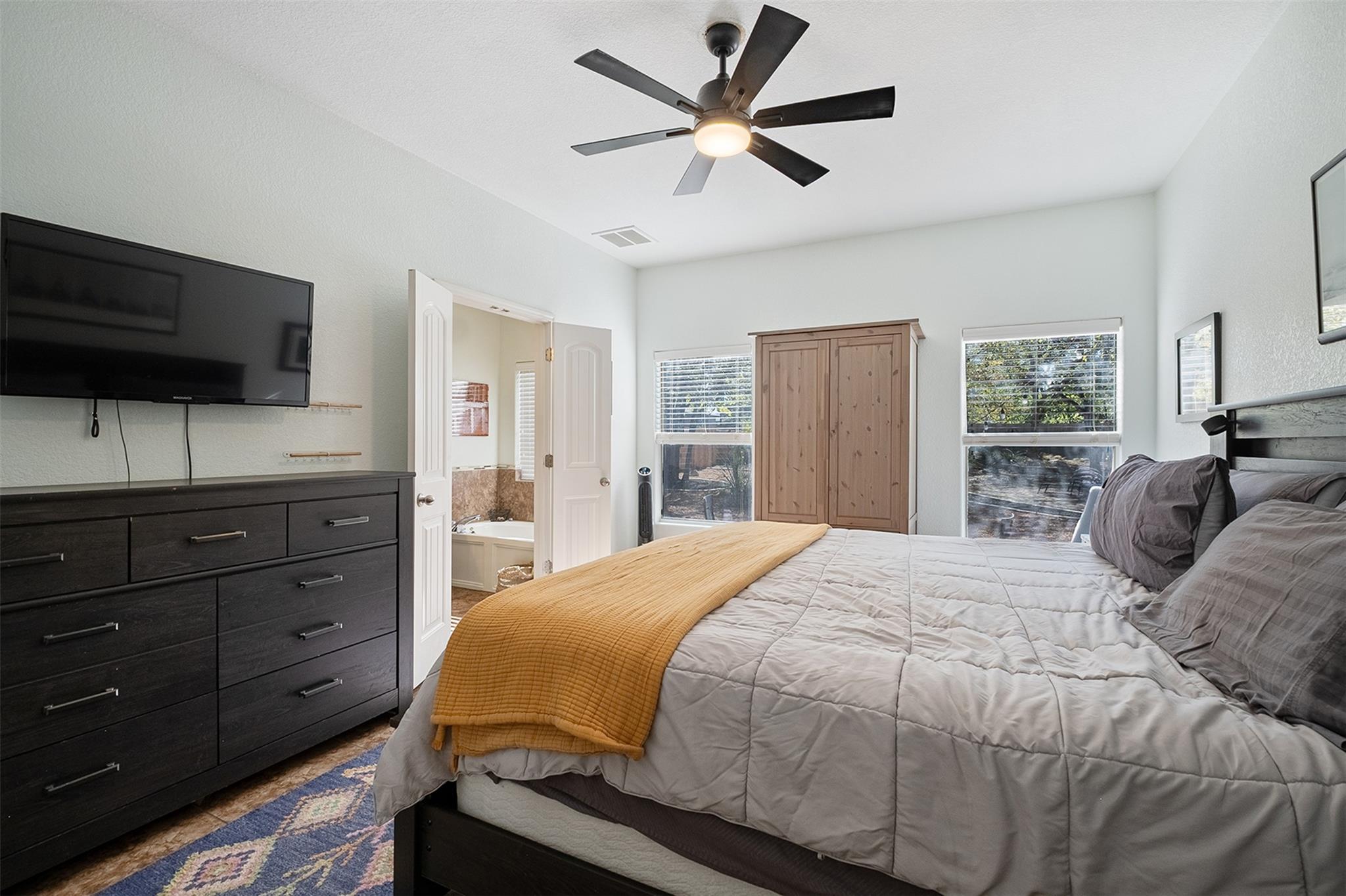 2317 Amur Dr, Austin, TX 78745