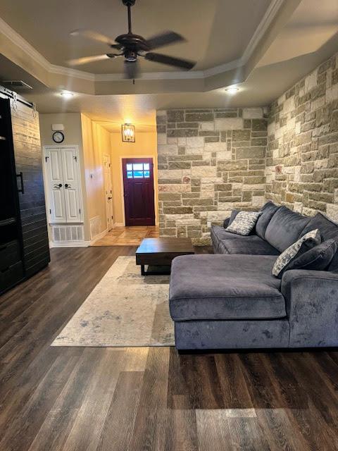 220 Derek Ln, Jarrell, TX 76537