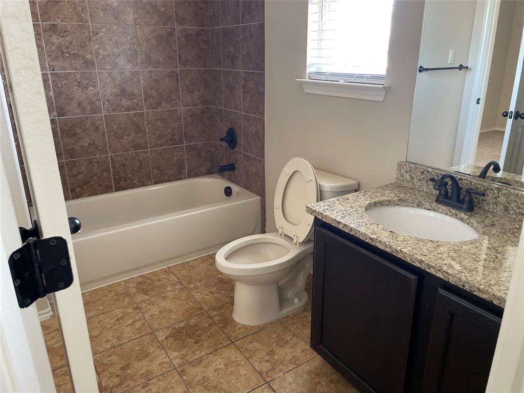 366 JOANNE Loop Unit B, Buda, TX 78610