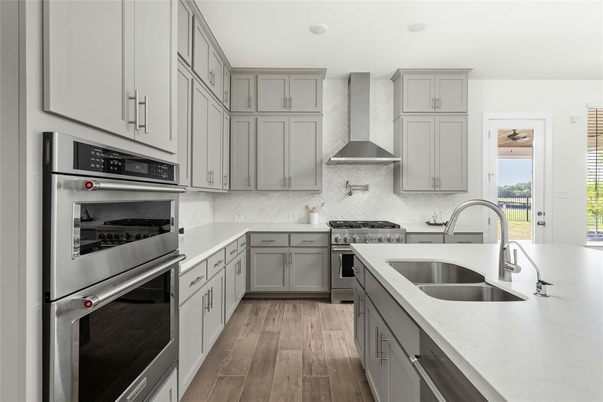 904 Arundel Rd, Lakeway, TX 78738