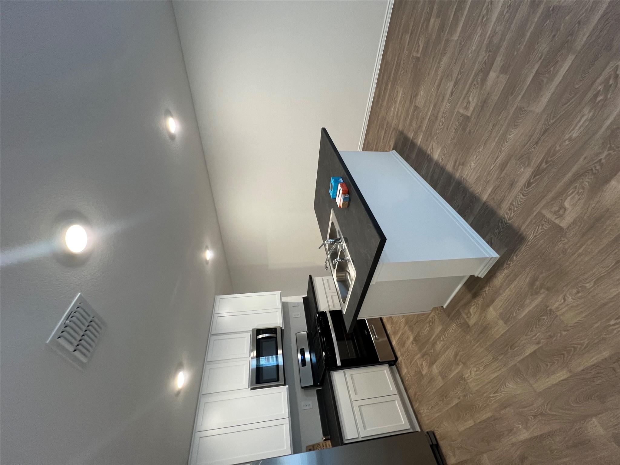 214 Alkali Dr, Buda, TX 78610