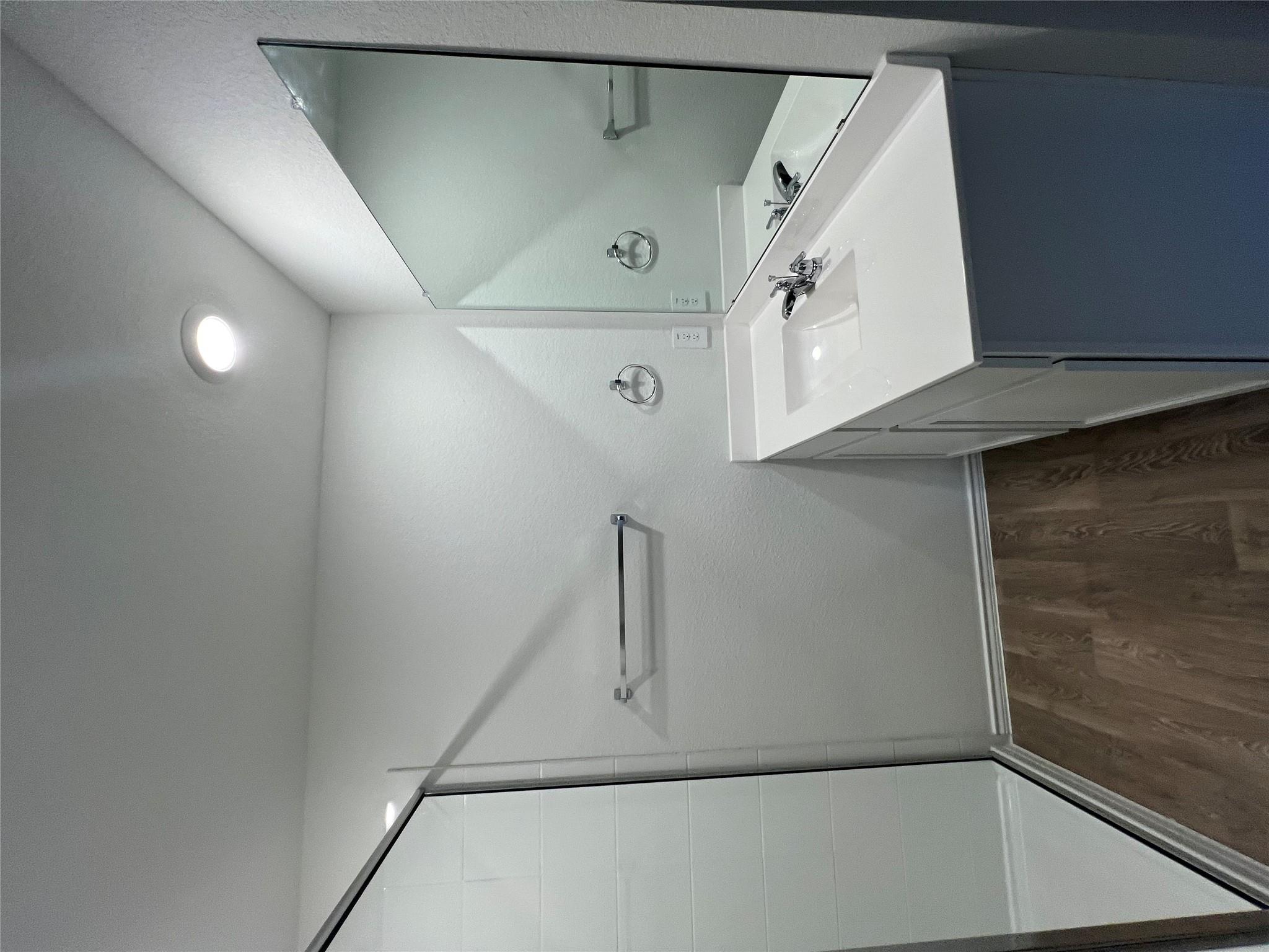 214 Alkali Dr, Buda, TX 78610