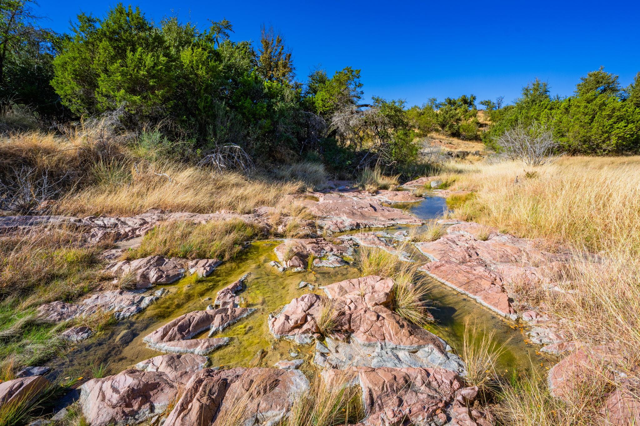 527 Walter Rd, Fredericksburg, TX 78624