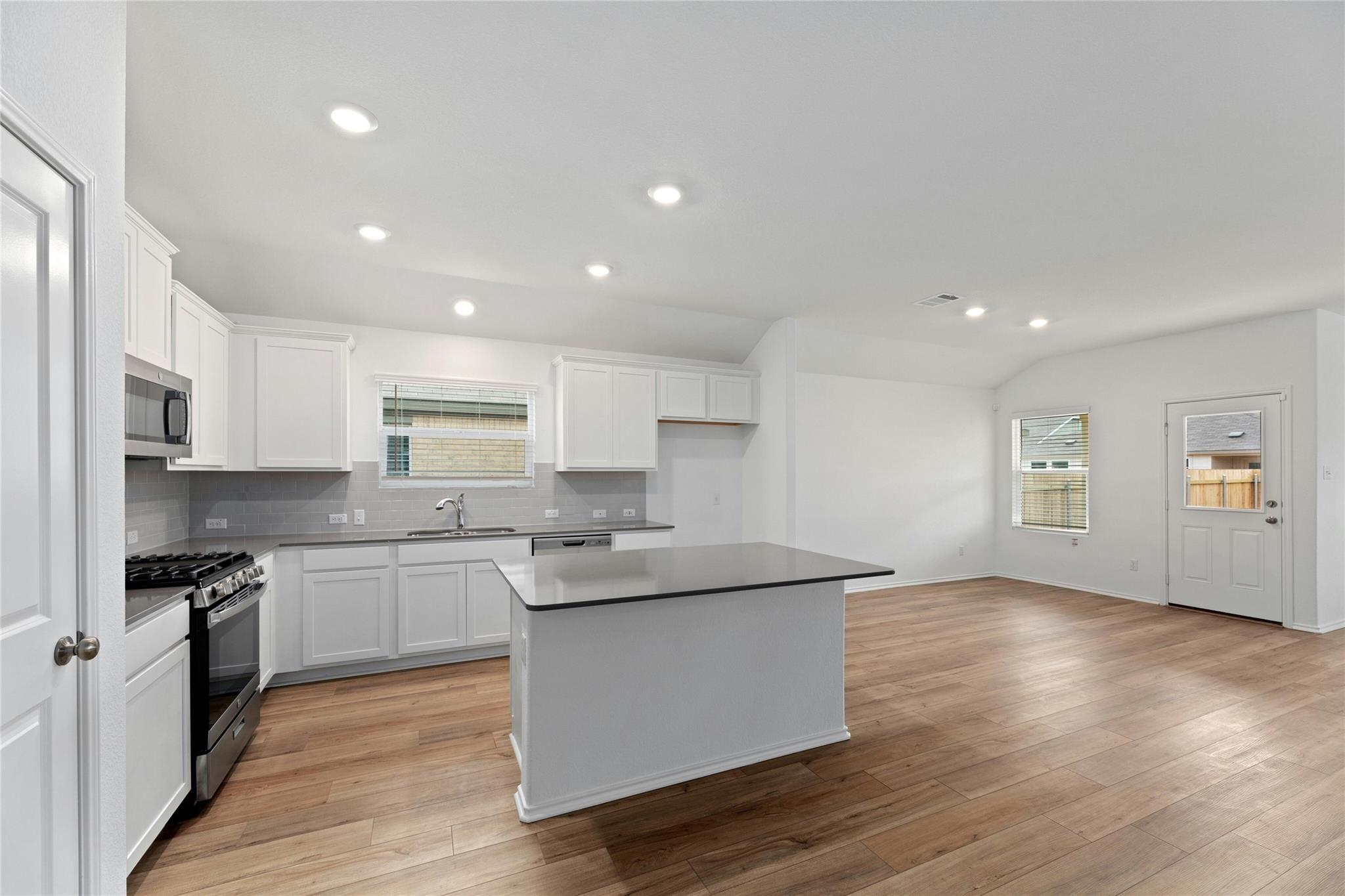 443 Sebring Cir, Hutto, TX 78634