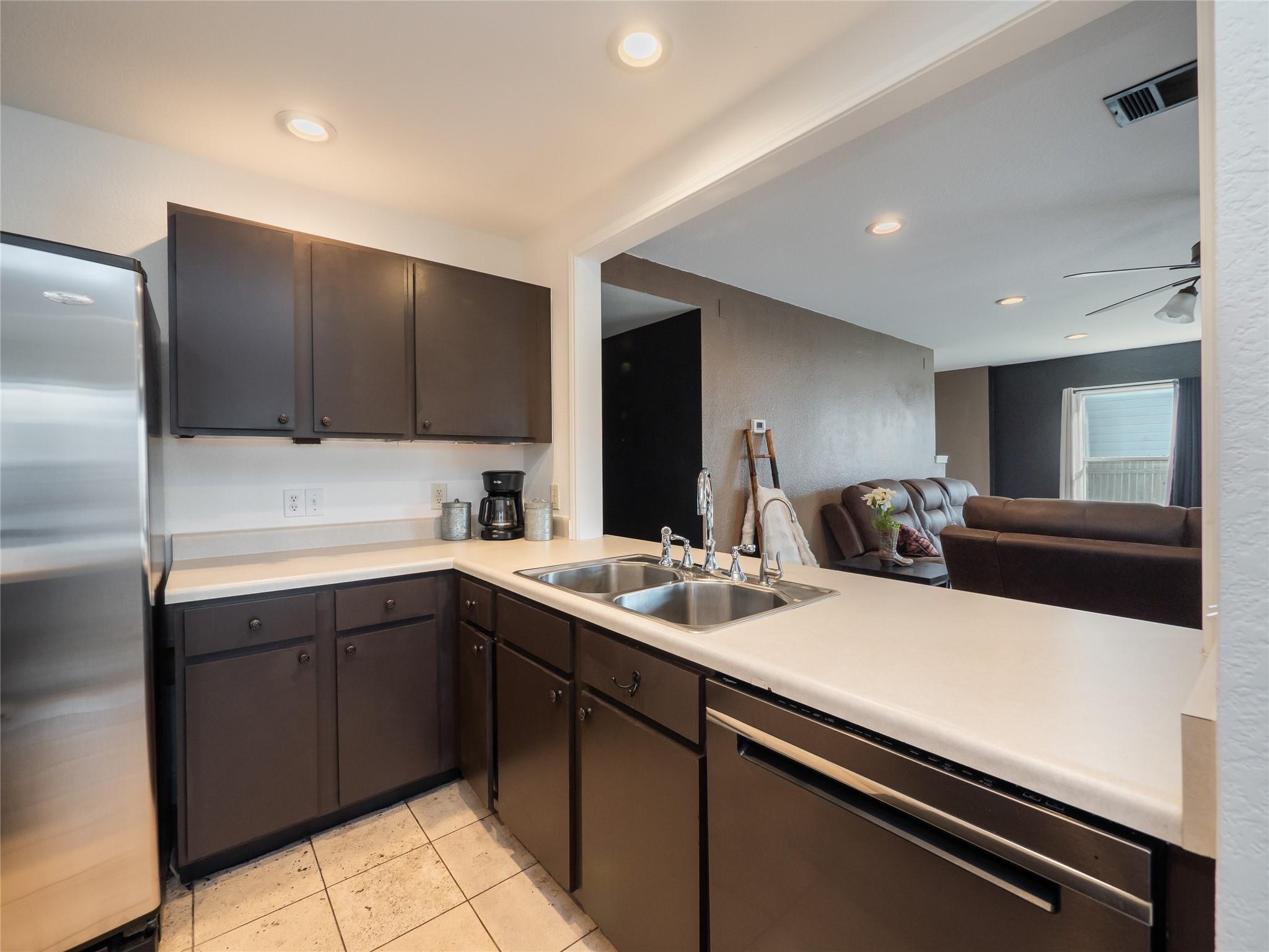 401 Bello Dr, Leander, TX 78641