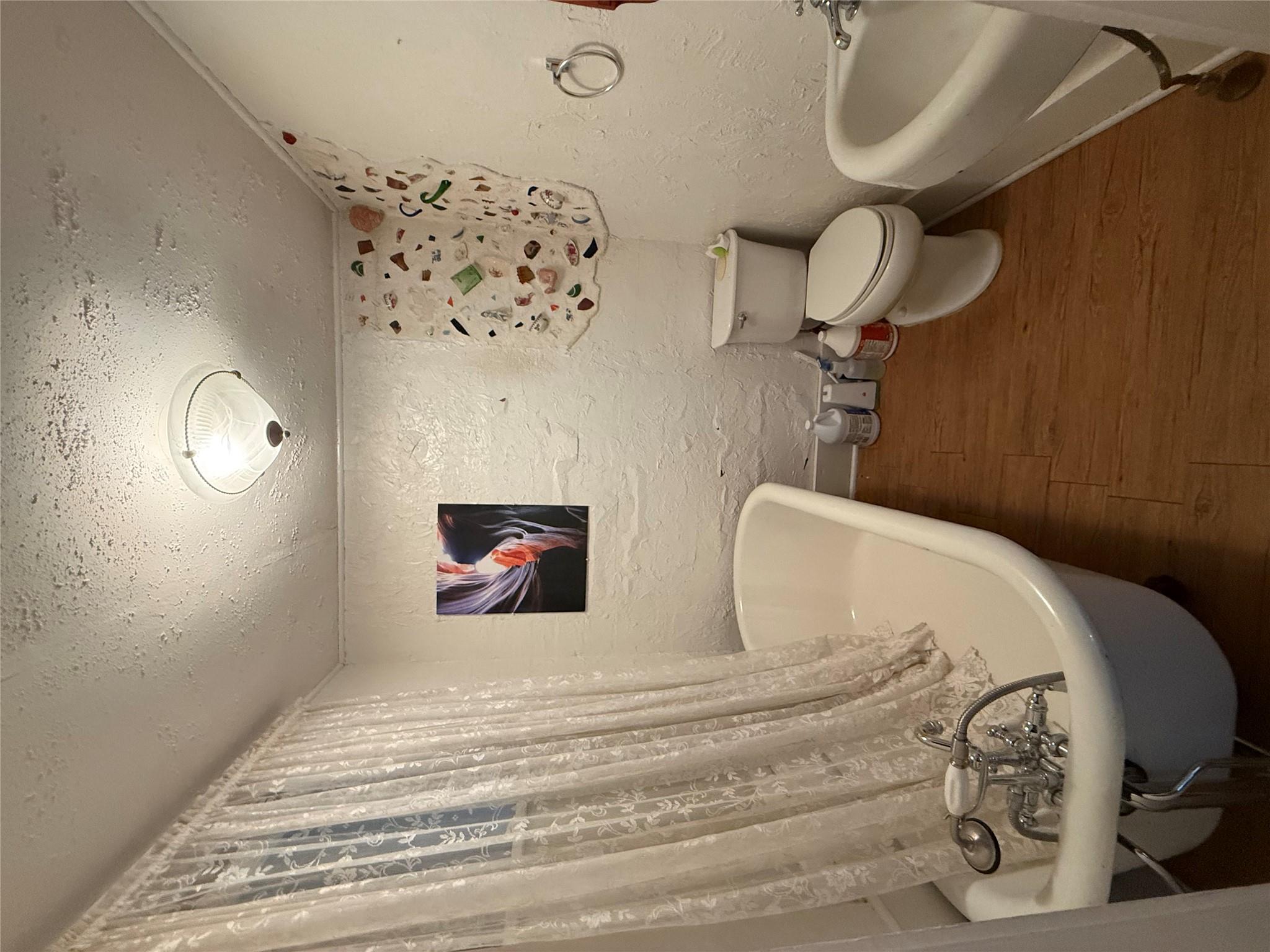 705 Gresham St, Smithville, TX 78957