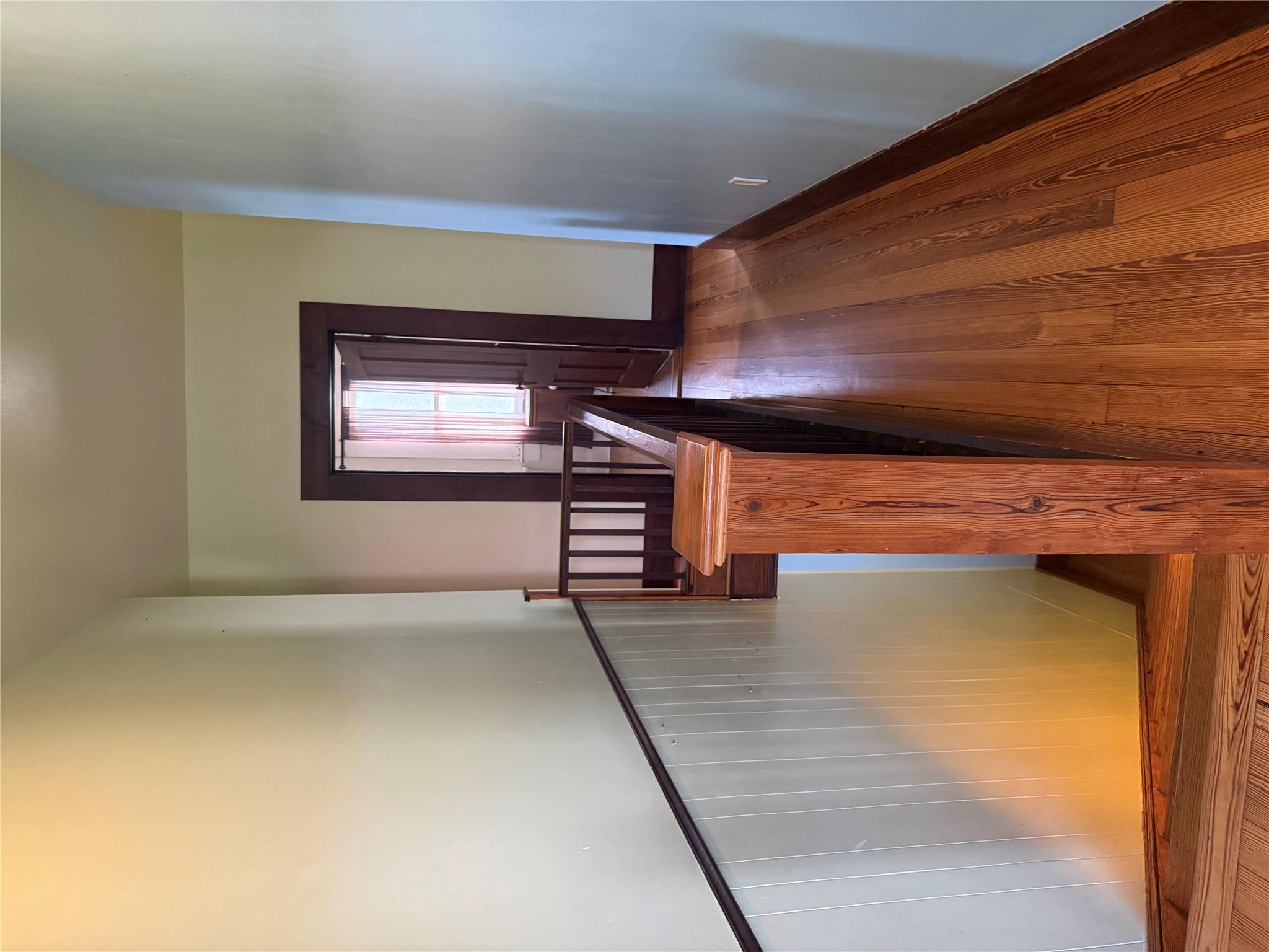 705 Gresham St, Smithville, TX 78957