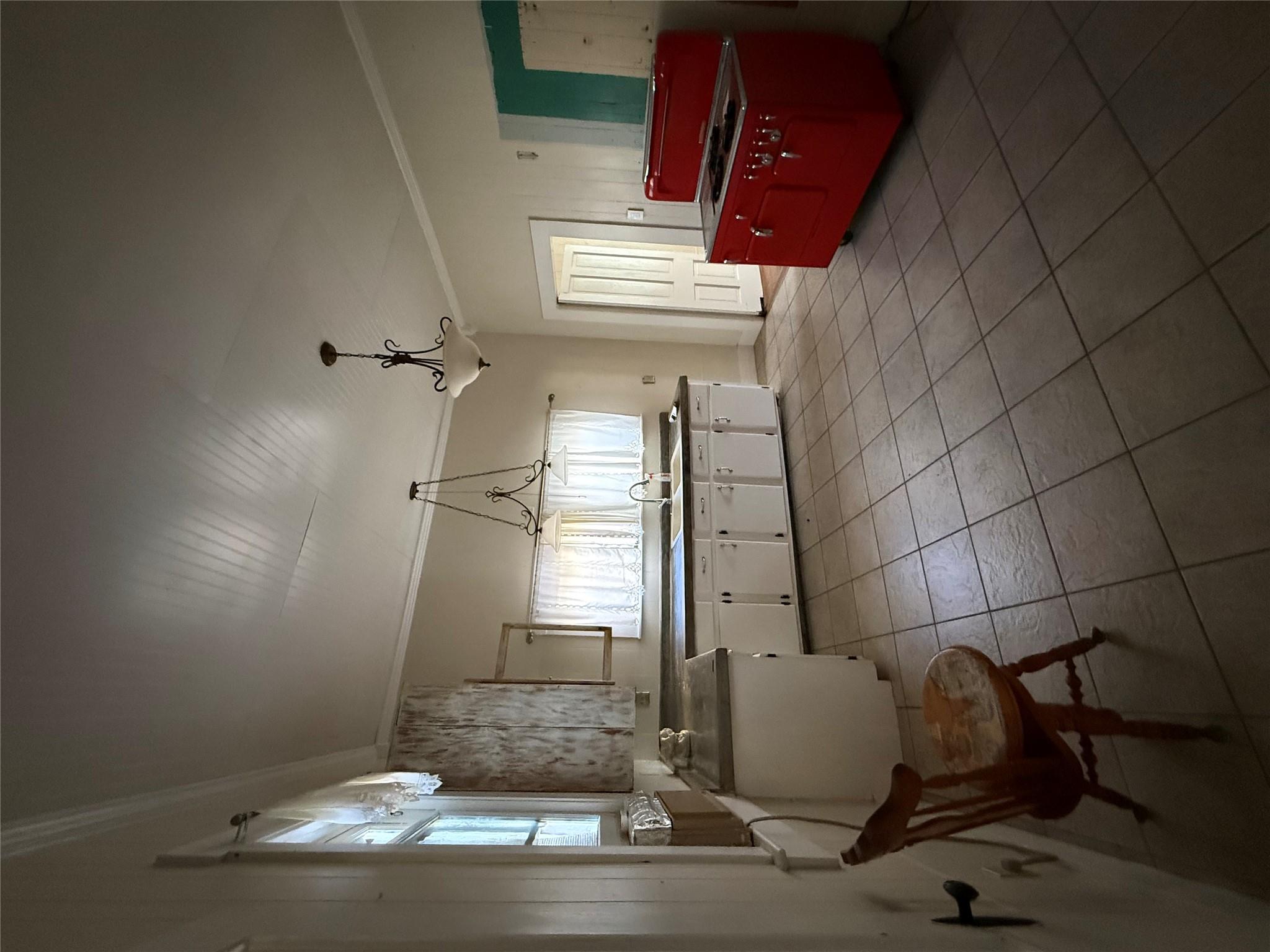 705 Gresham St, Smithville, TX 78957