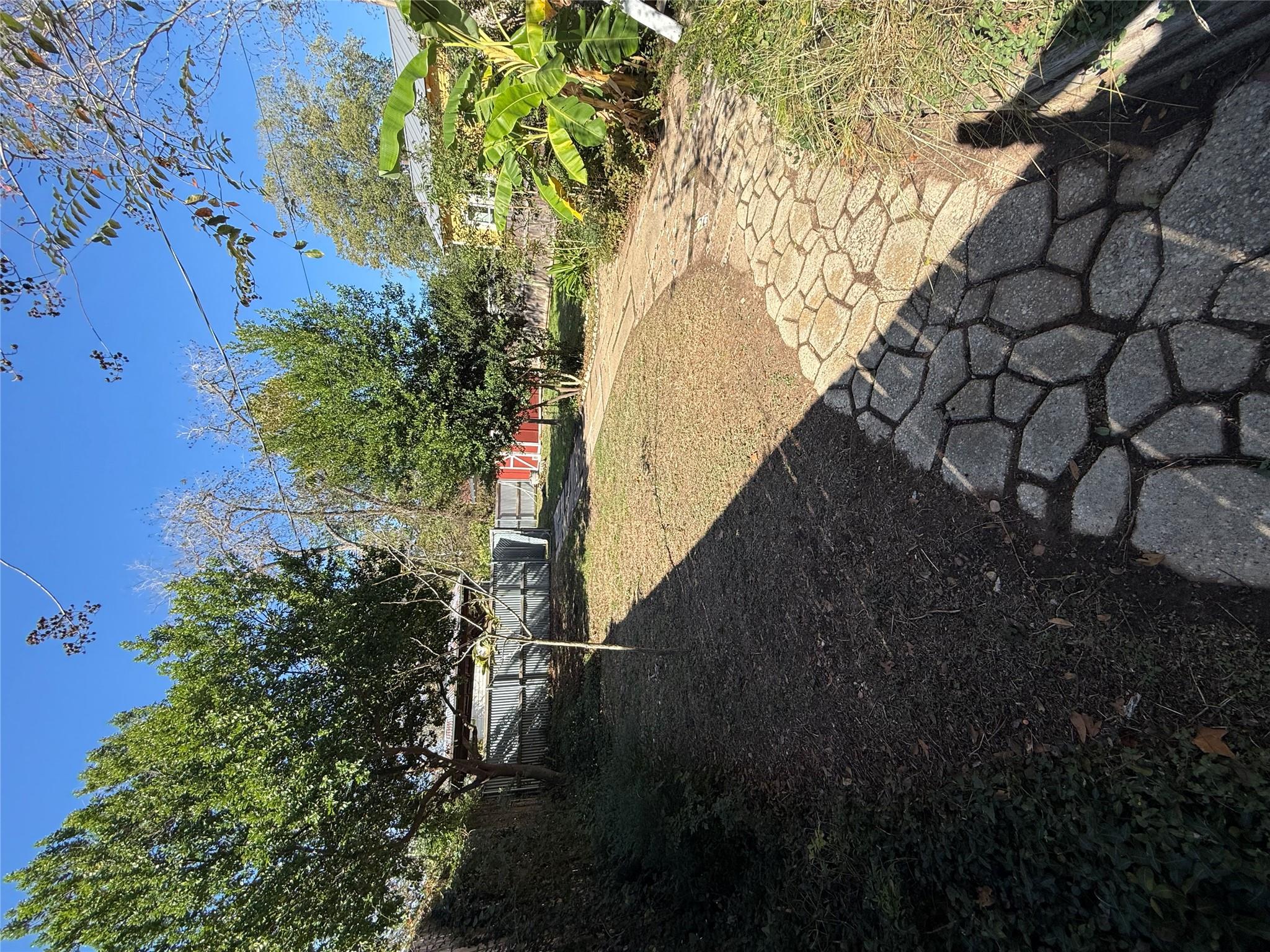 705 Gresham St, Smithville, TX 78957