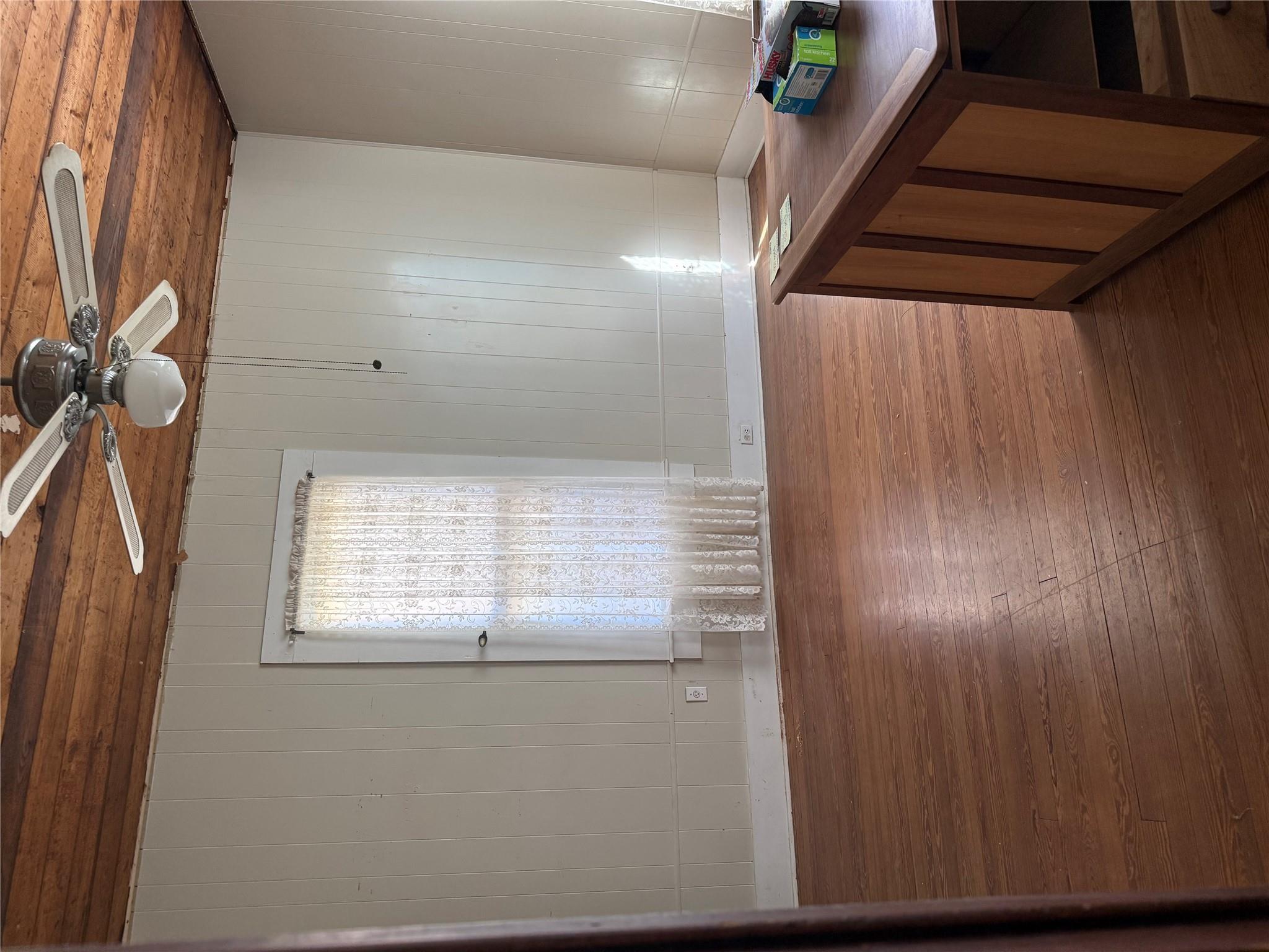 705 Gresham St, Smithville, TX 78957