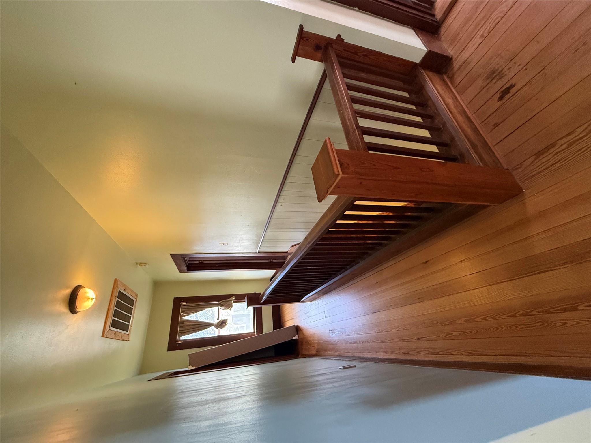 705 Gresham St, Smithville, TX 78957