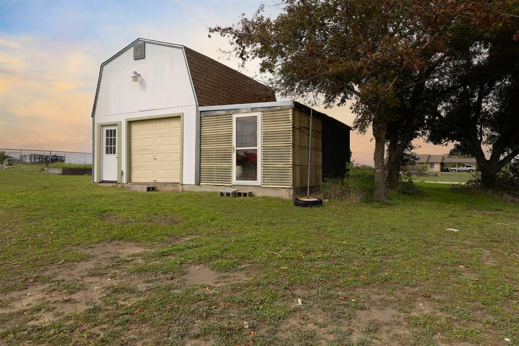 1957 County Road 107, Hutto, TX 78634