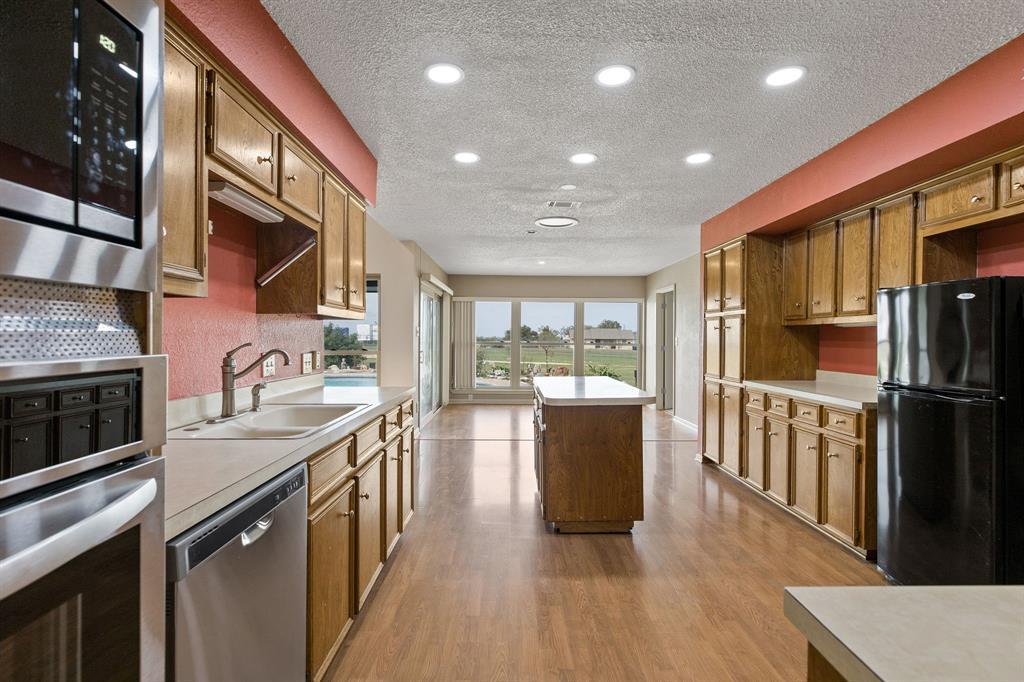 1957 County Road 107, Hutto, TX 78634