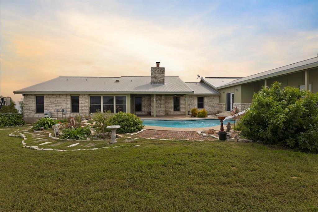 1957 County Road 107, Hutto, TX 78634