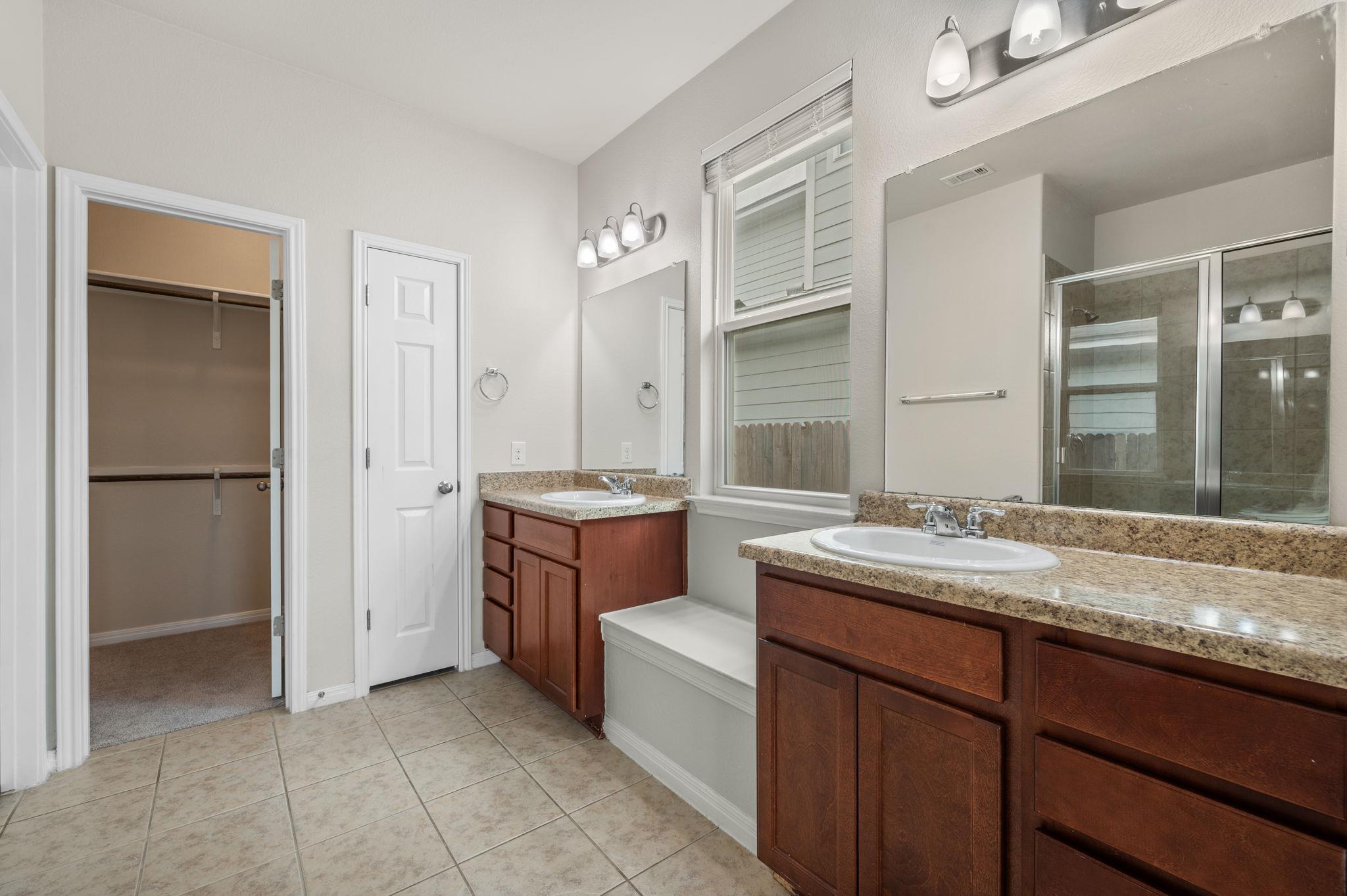 217 Michaelis Dr, Leander, TX 78641