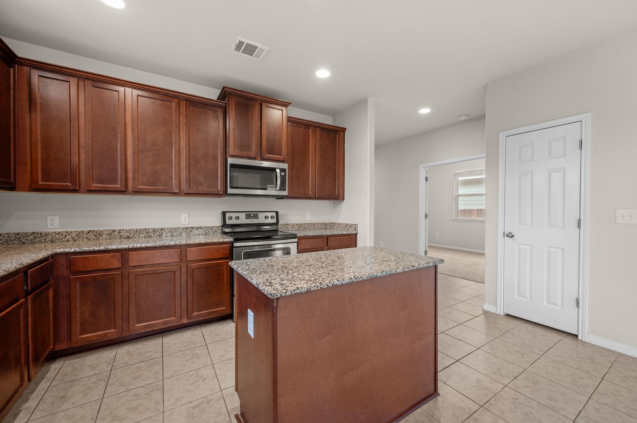 217 Michaelis Dr, Leander, TX 78641