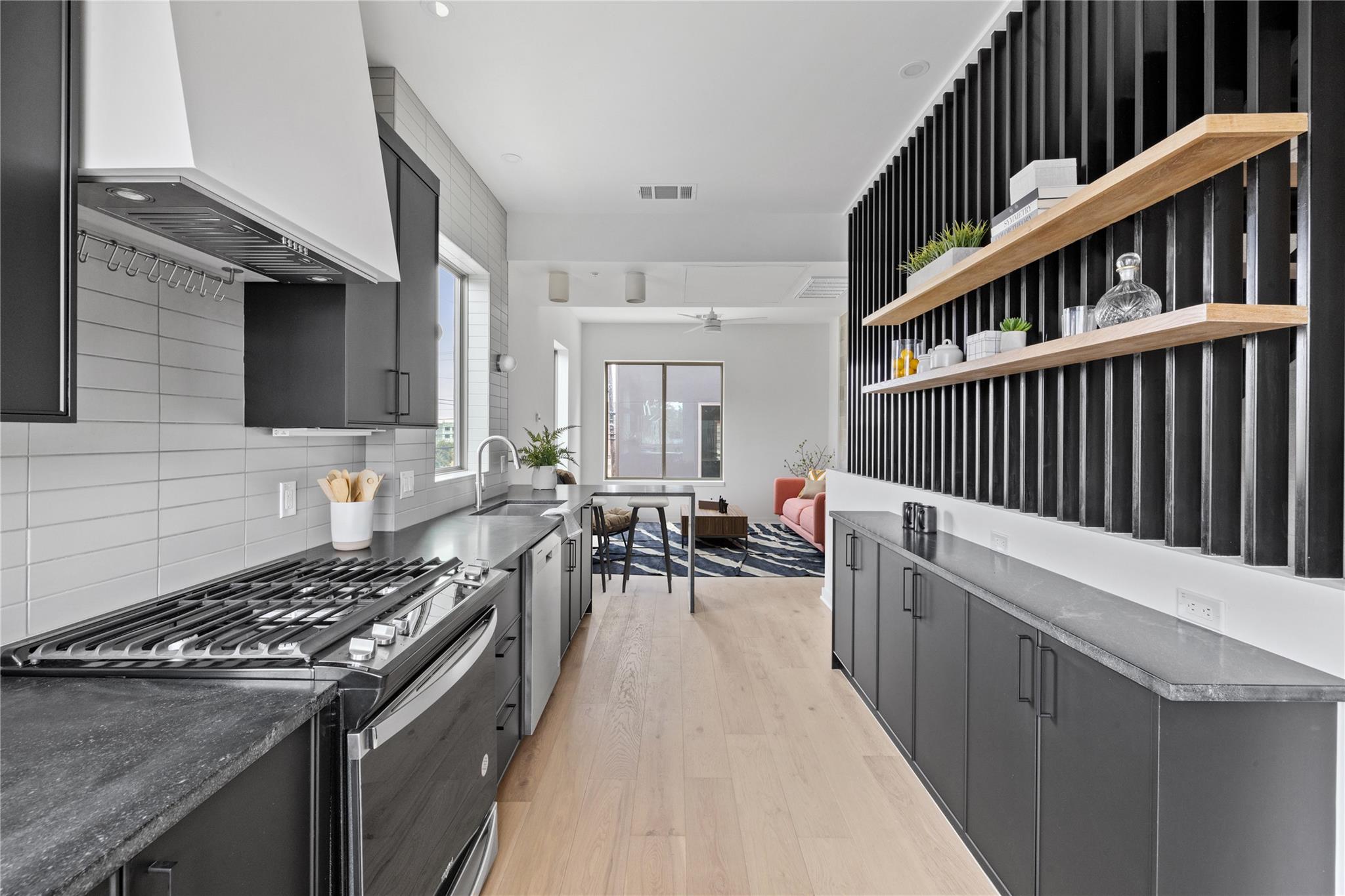 700 Denson Dr # 2102, Austin, TX 78752