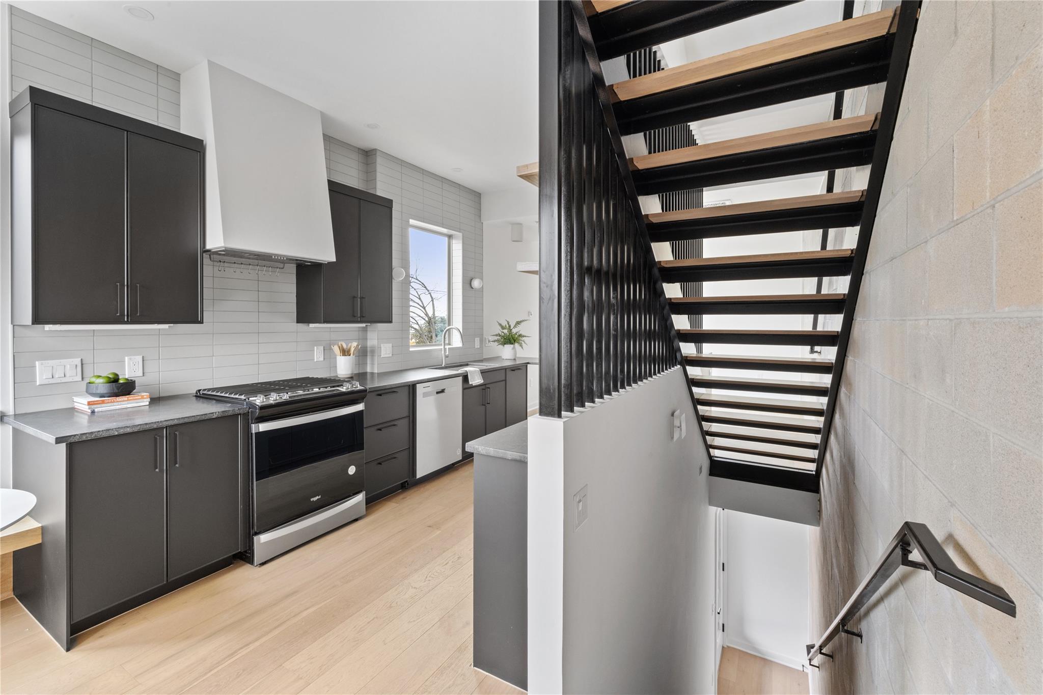 700 Denson Dr # 2102, Austin, TX 78752