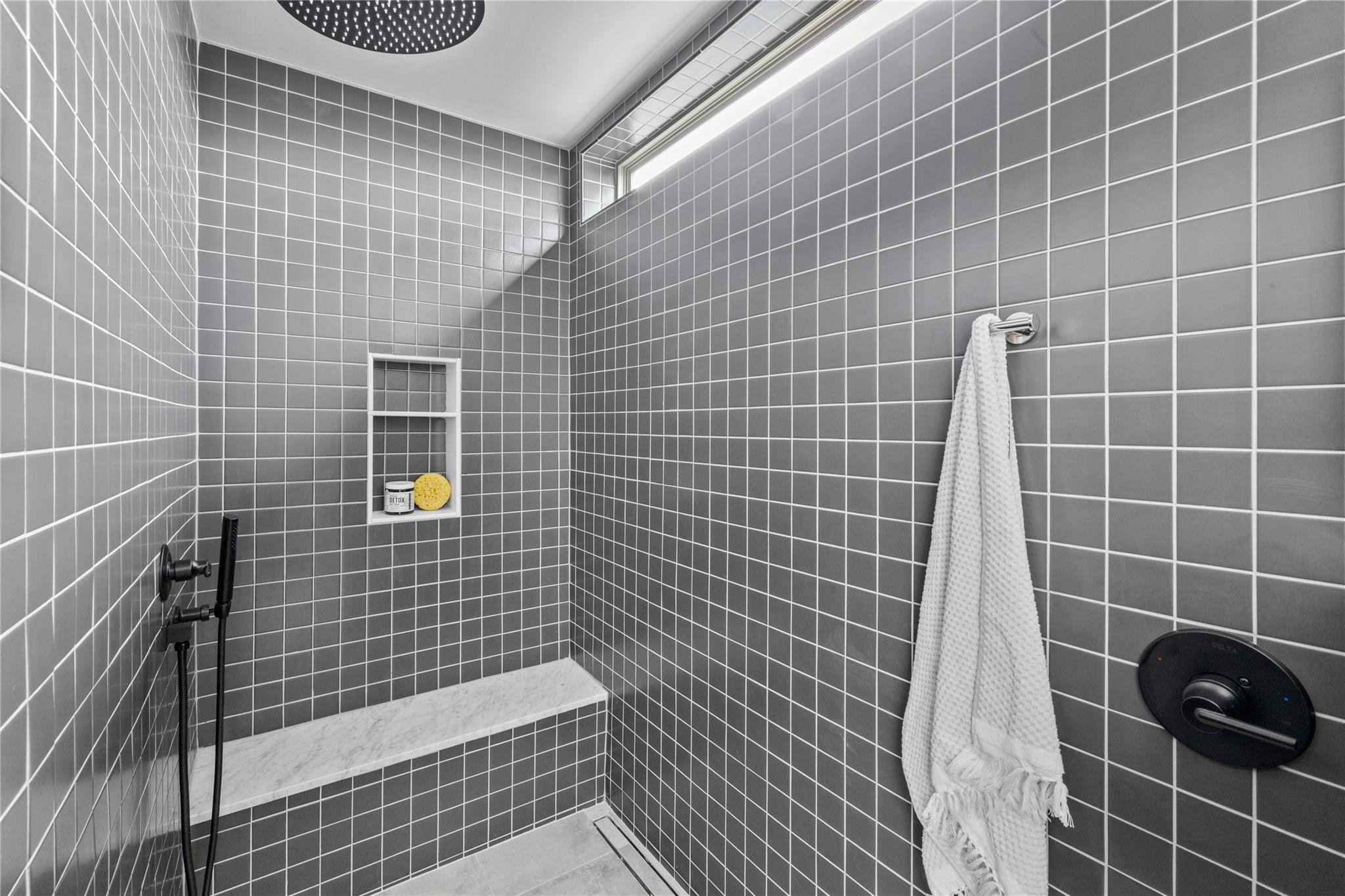 700 Denson Dr # 2102, Austin, TX 78752