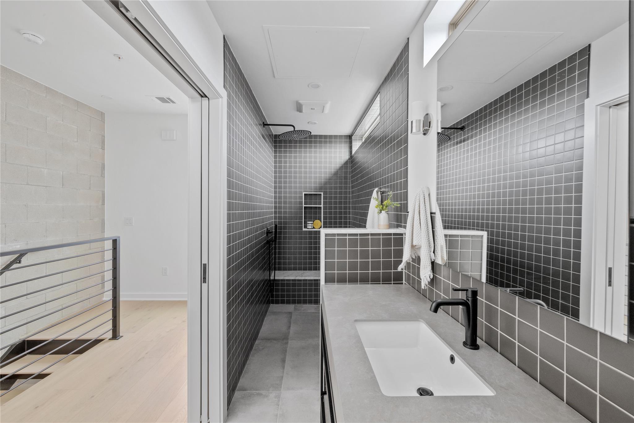 700 Denson Dr # 2102, Austin, TX 78752