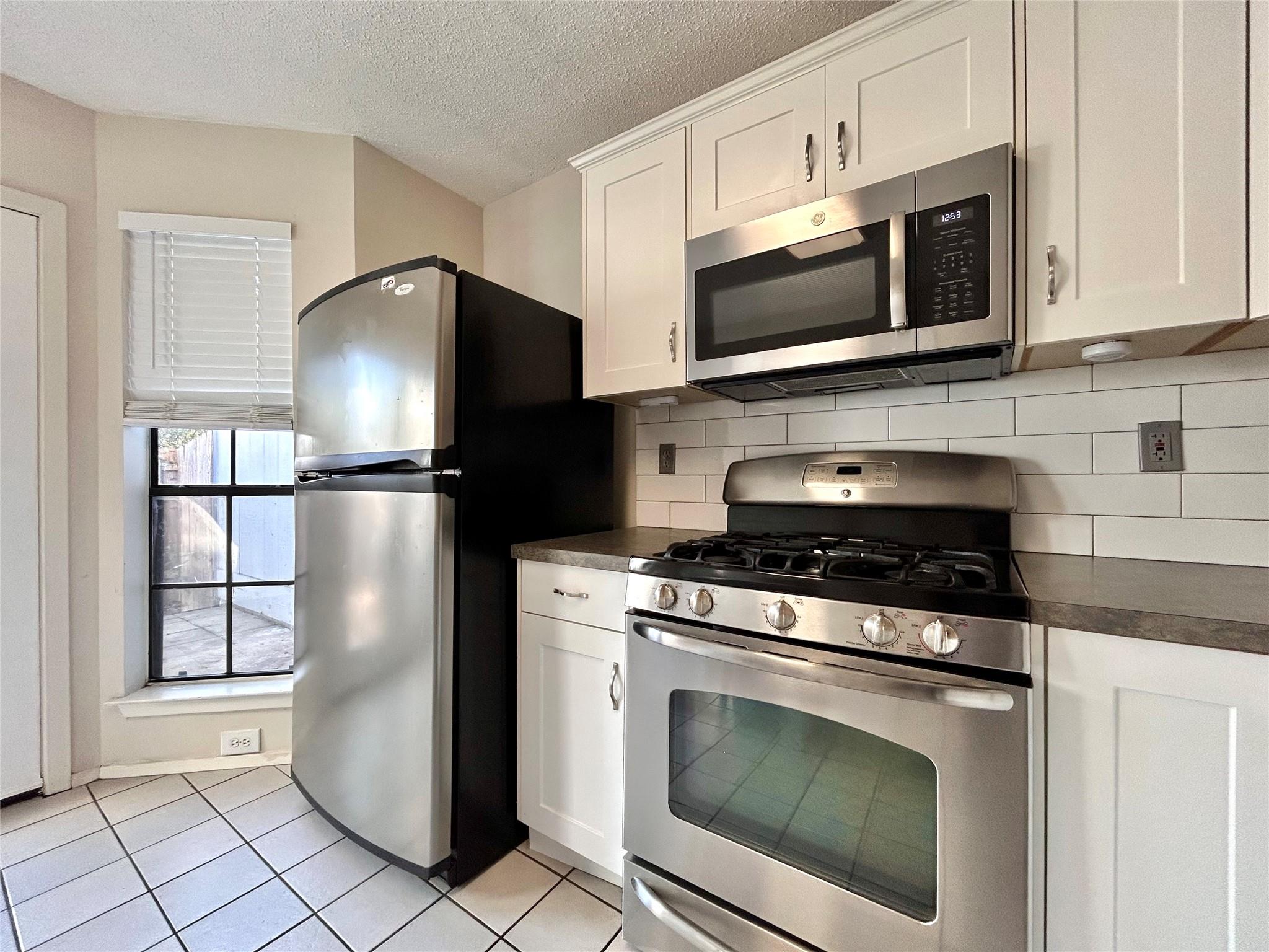 1411 Gracy Farms Ln NW # 17, Austin, TX 78758