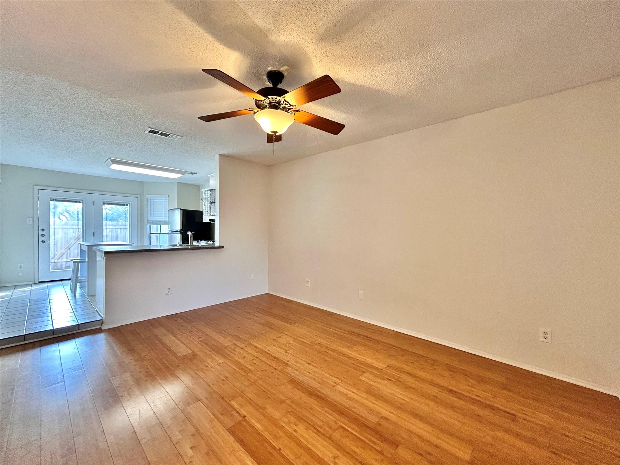 1411 Gracy Farms Ln NW # 17, Austin, TX 78758