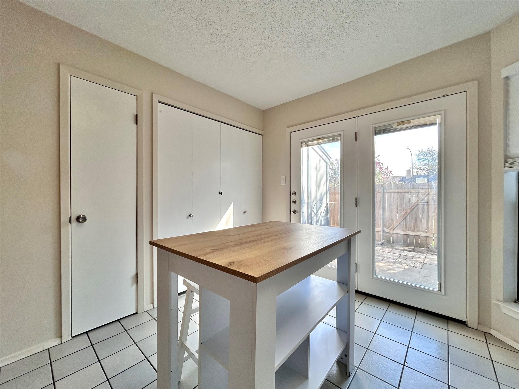 1411 Gracy Farms Ln NW # 17, Austin, TX 78758