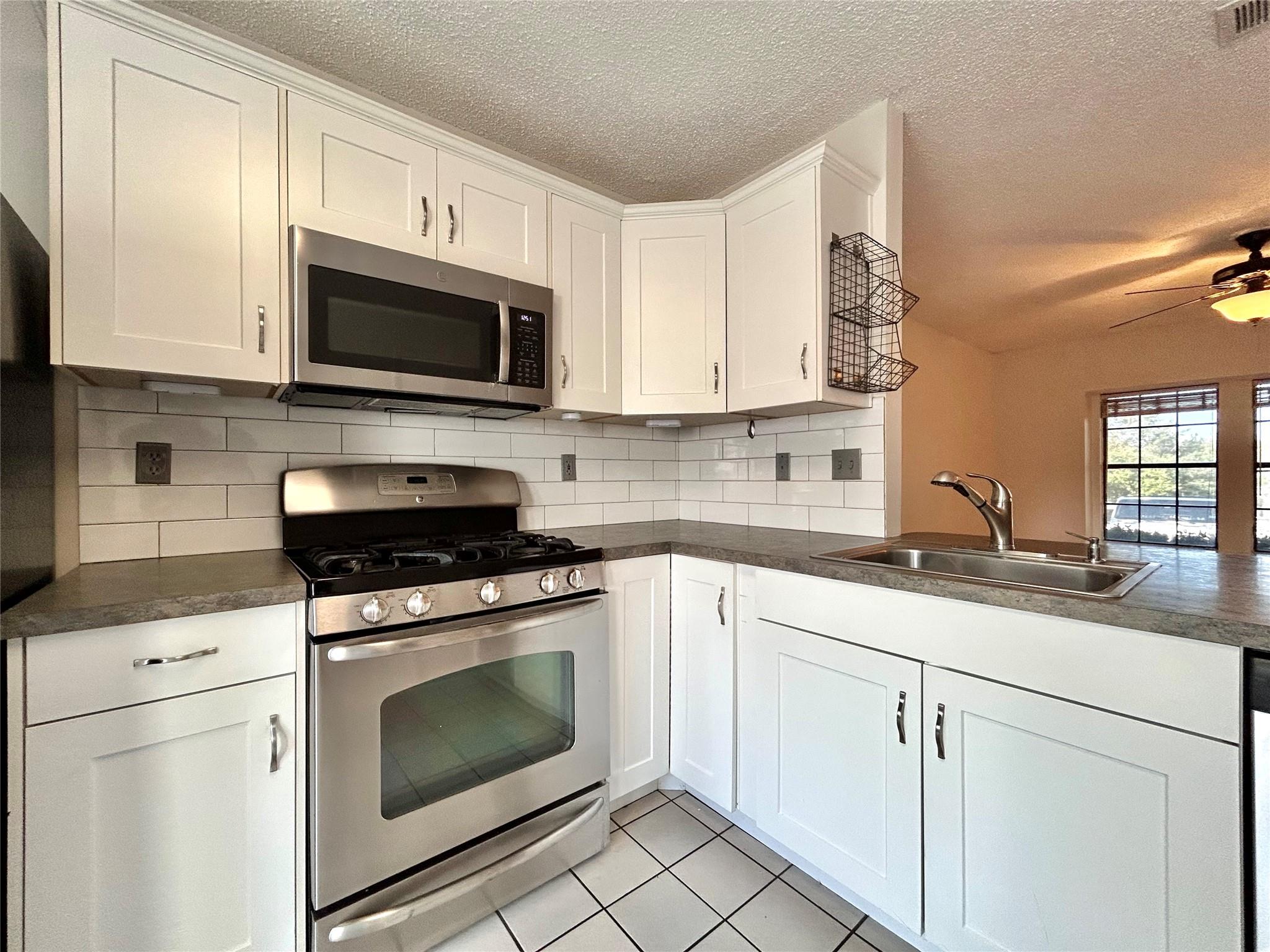 1411 Gracy Farms Ln NW # 17, Austin, TX 78758