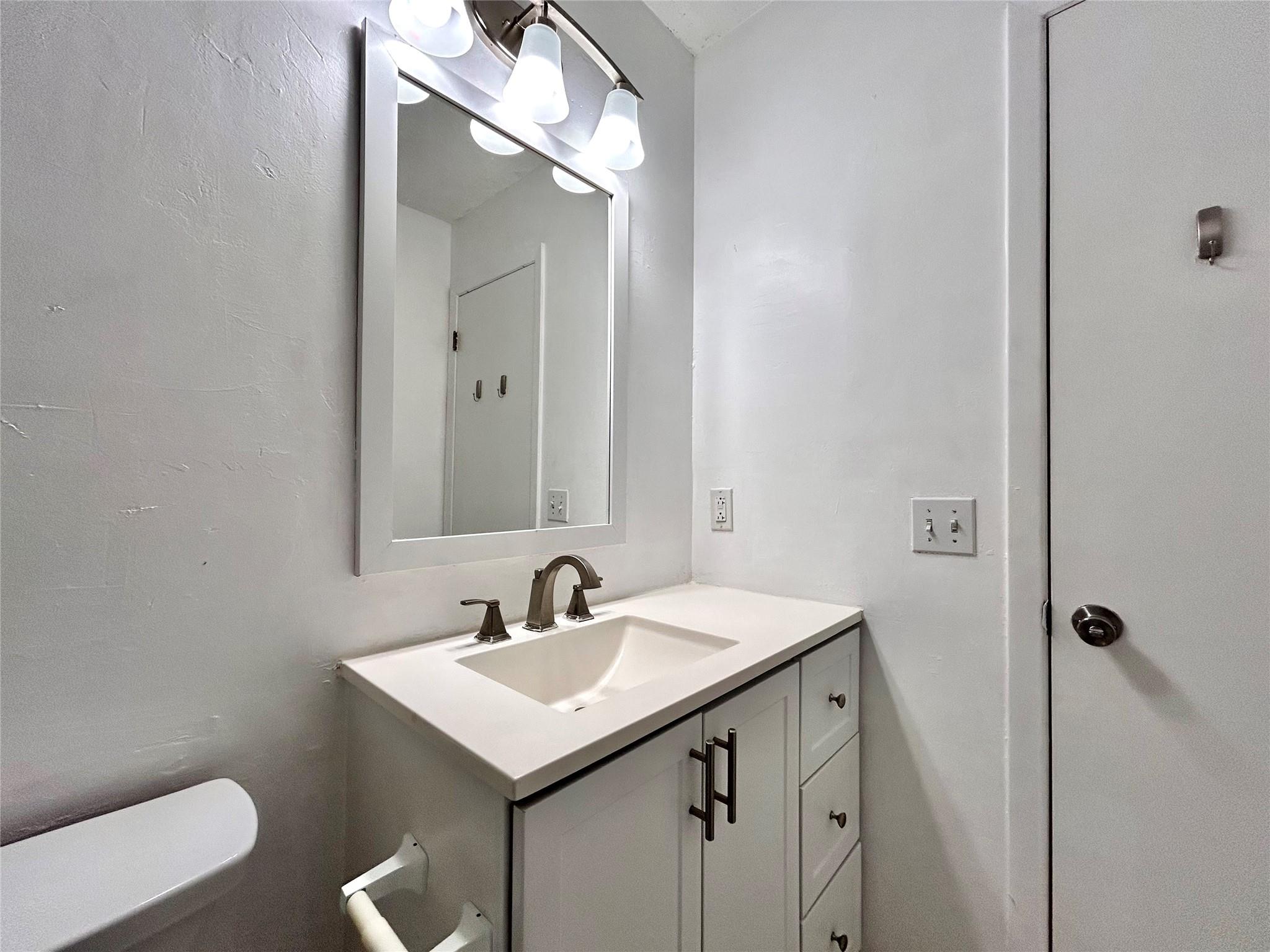 1411 Gracy Farms Ln NW # 17, Austin, TX 78758