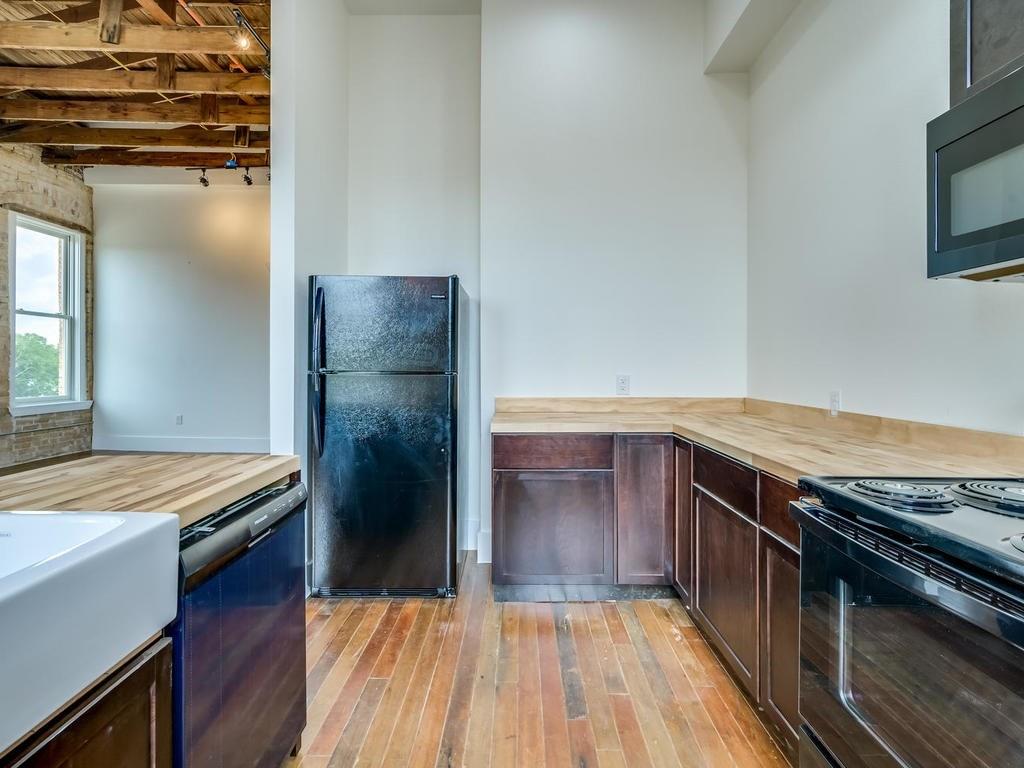 110 S Main St # 206, Elgin, TX 78621