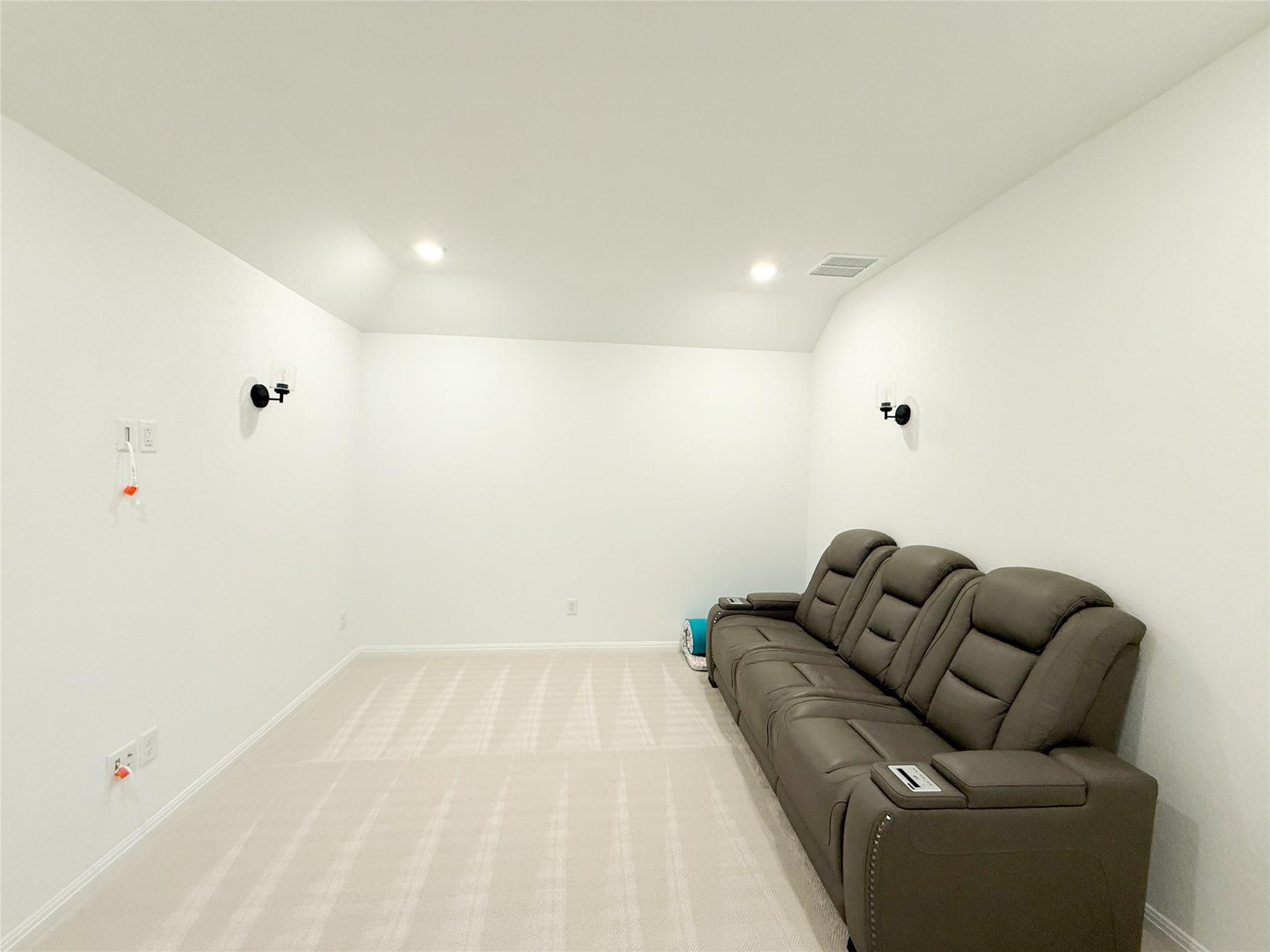 253 Inlet Ln, Leander, TX 78641