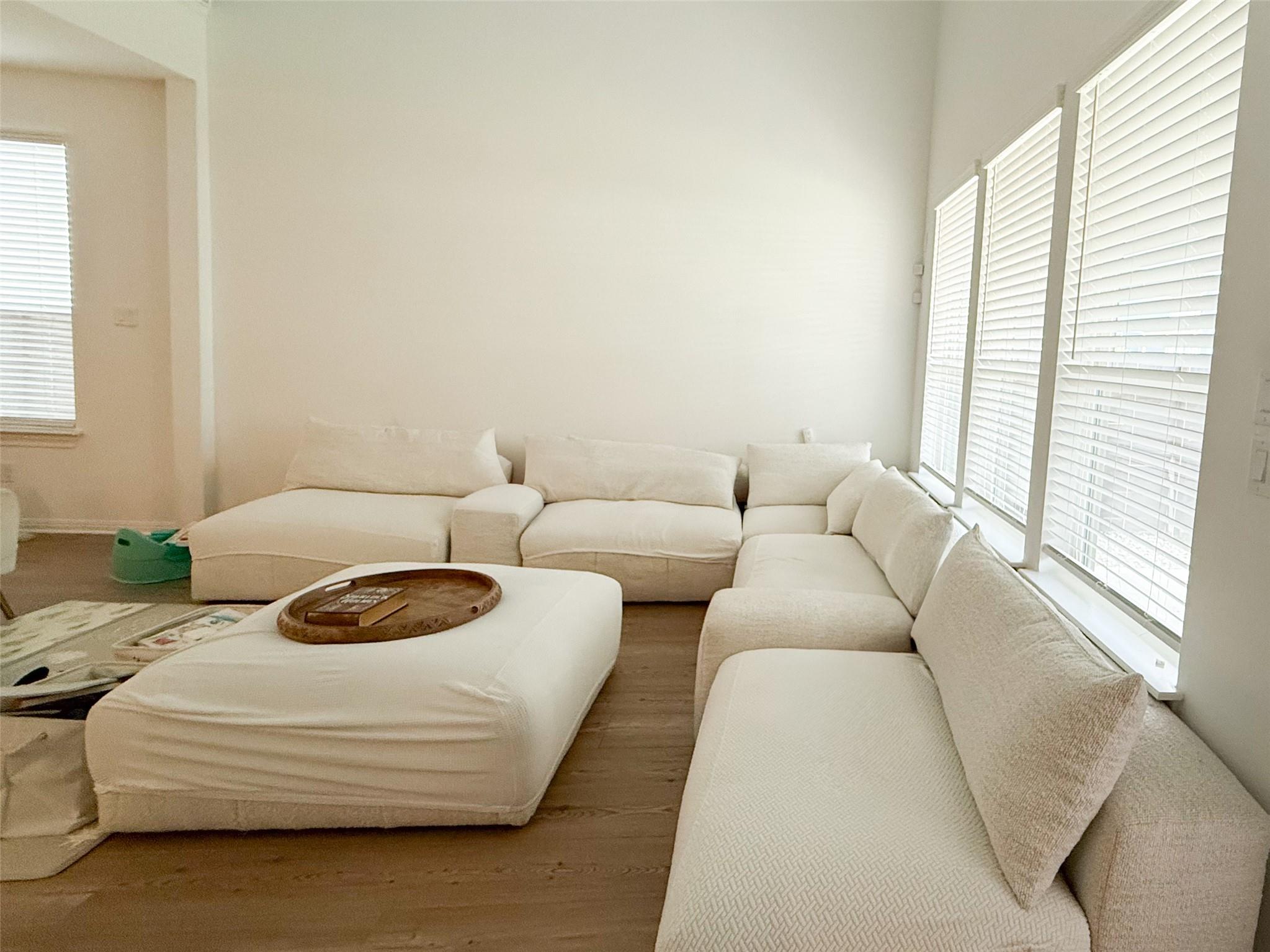 253 Inlet Ln, Leander, TX 78641