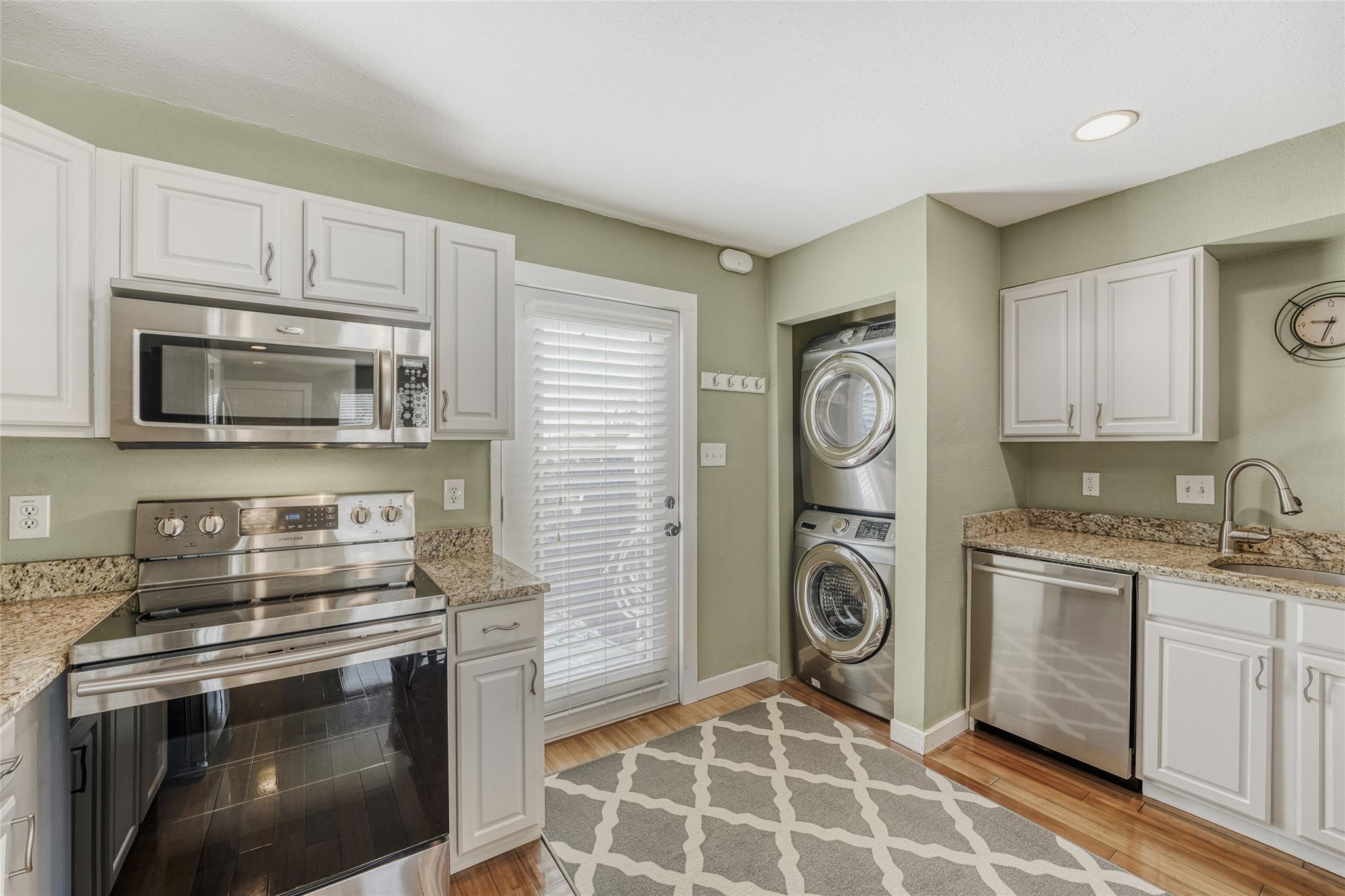 2000 Lightsey Rd # 3, Austin, TX 78704