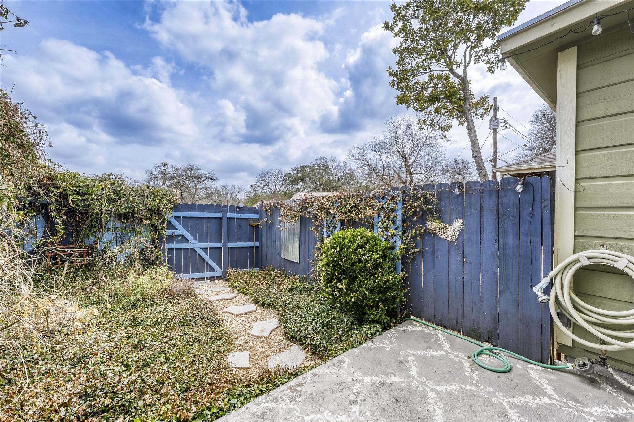 2000 Lightsey Rd # 3, Austin, TX 78704