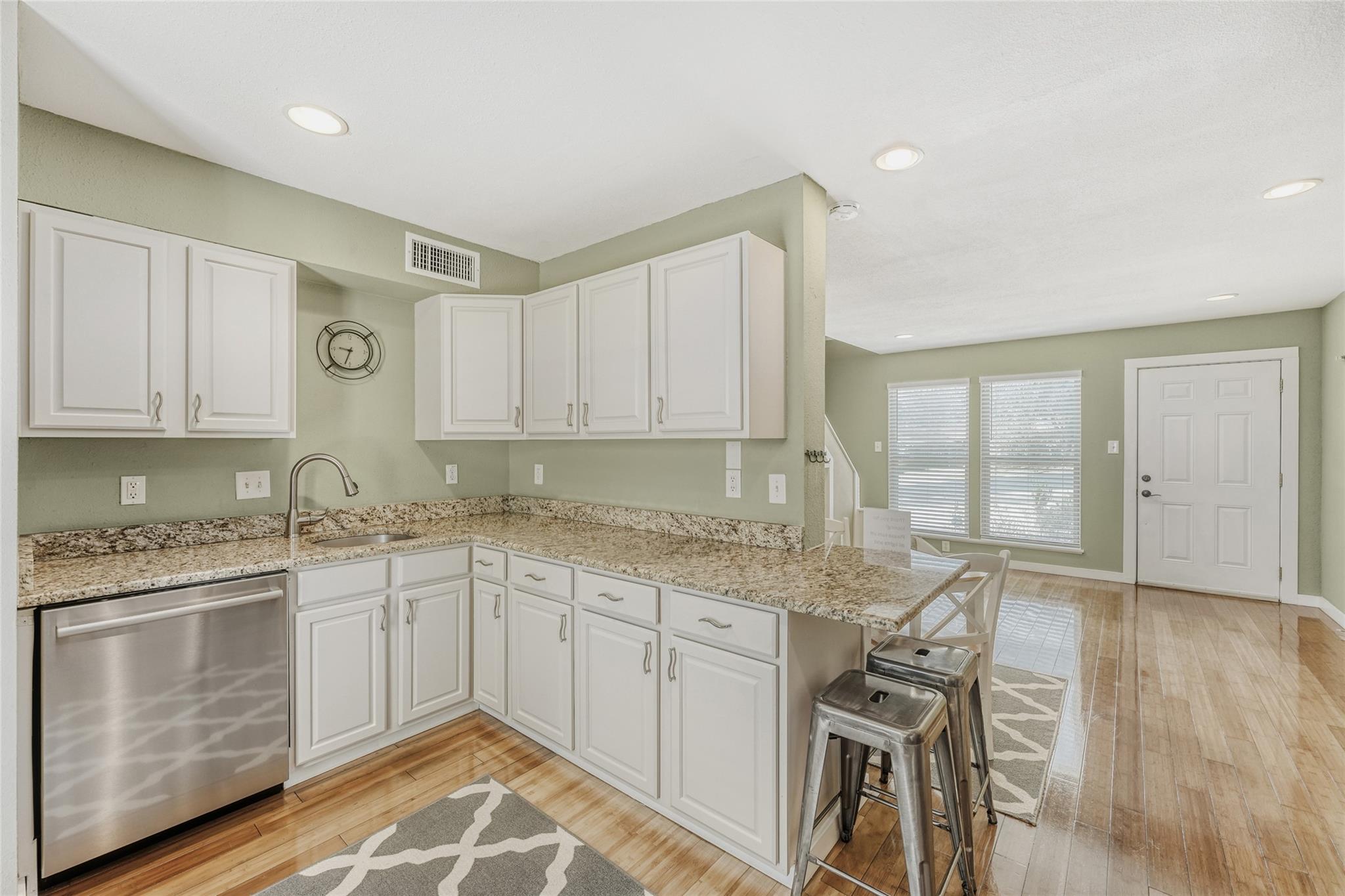 2000 Lightsey Rd # 3, Austin, TX 78704