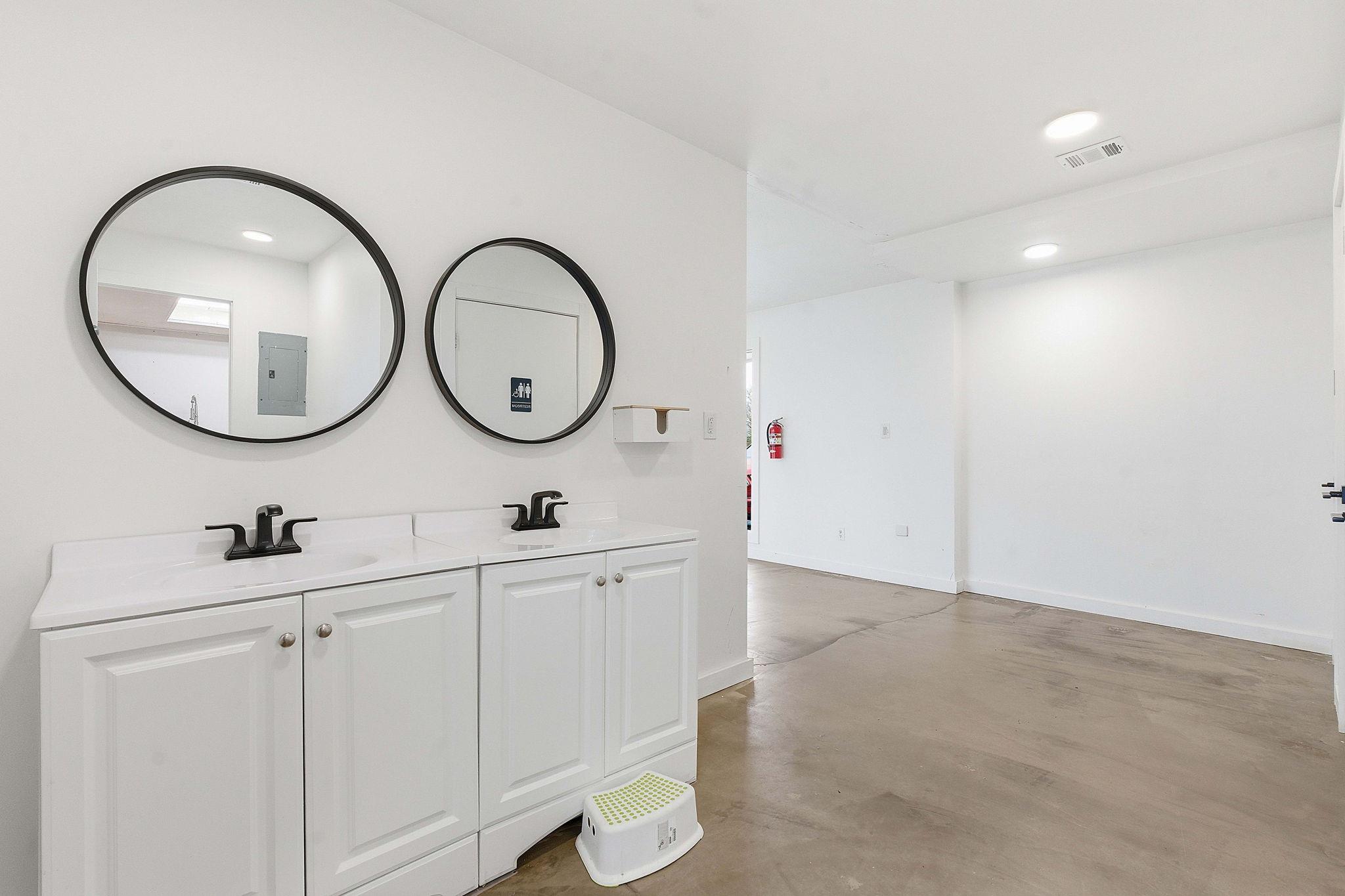 13617 Fitzhugh Rd, Austin, TX 78736