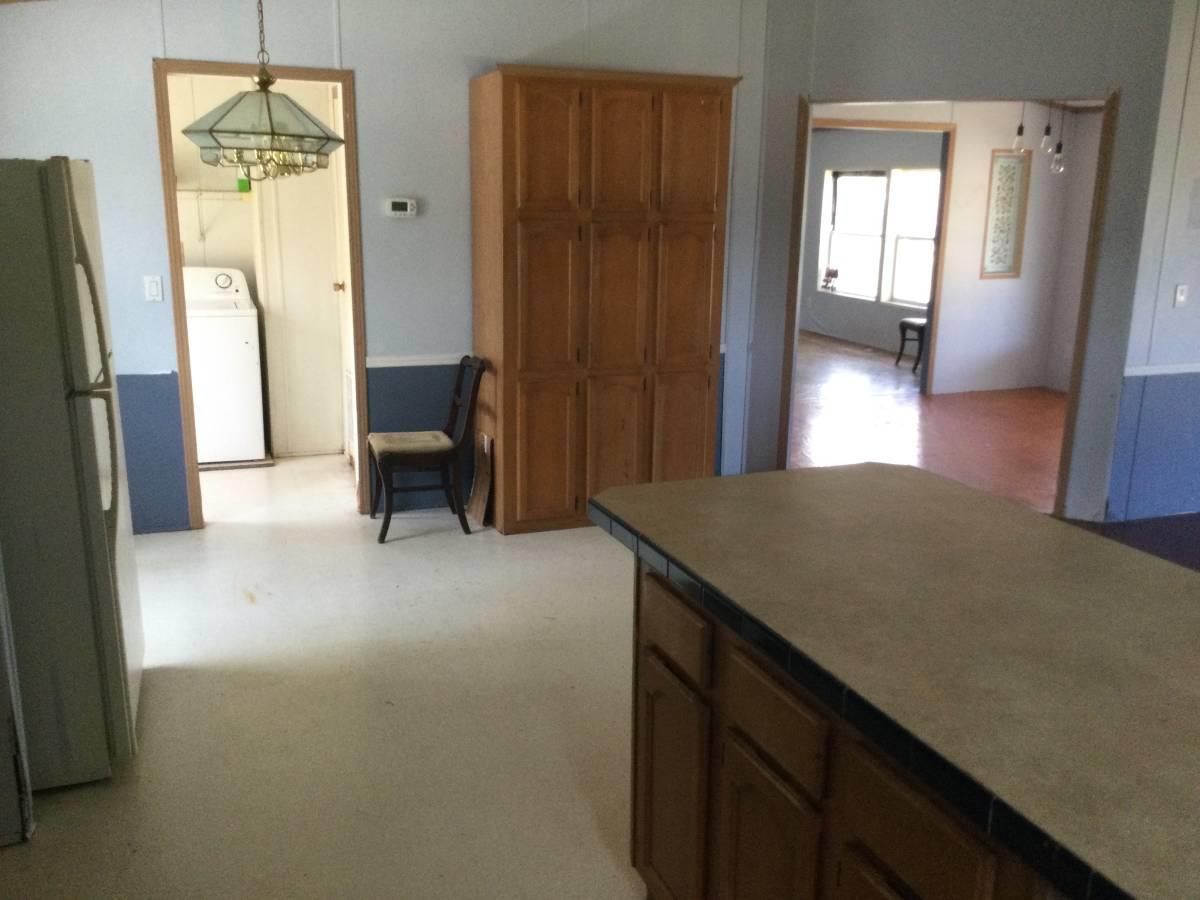 250 Rolling Oaks Dr, Driftwood, TX 78619