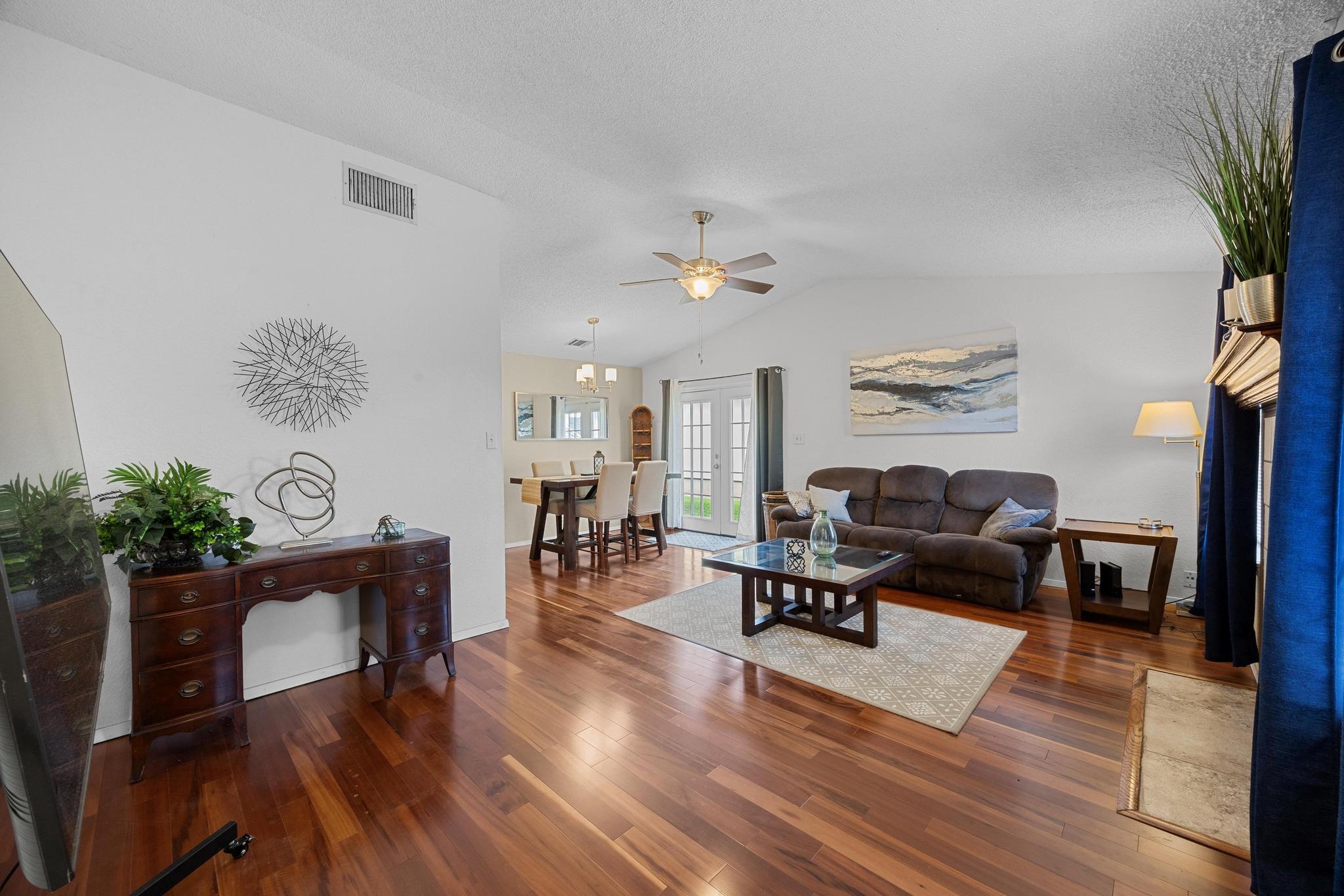 1111 Fairlawn Cv, Round Rock, TX 78664