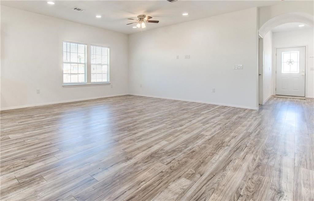 141 Everest Cv, Dale, TX 78616