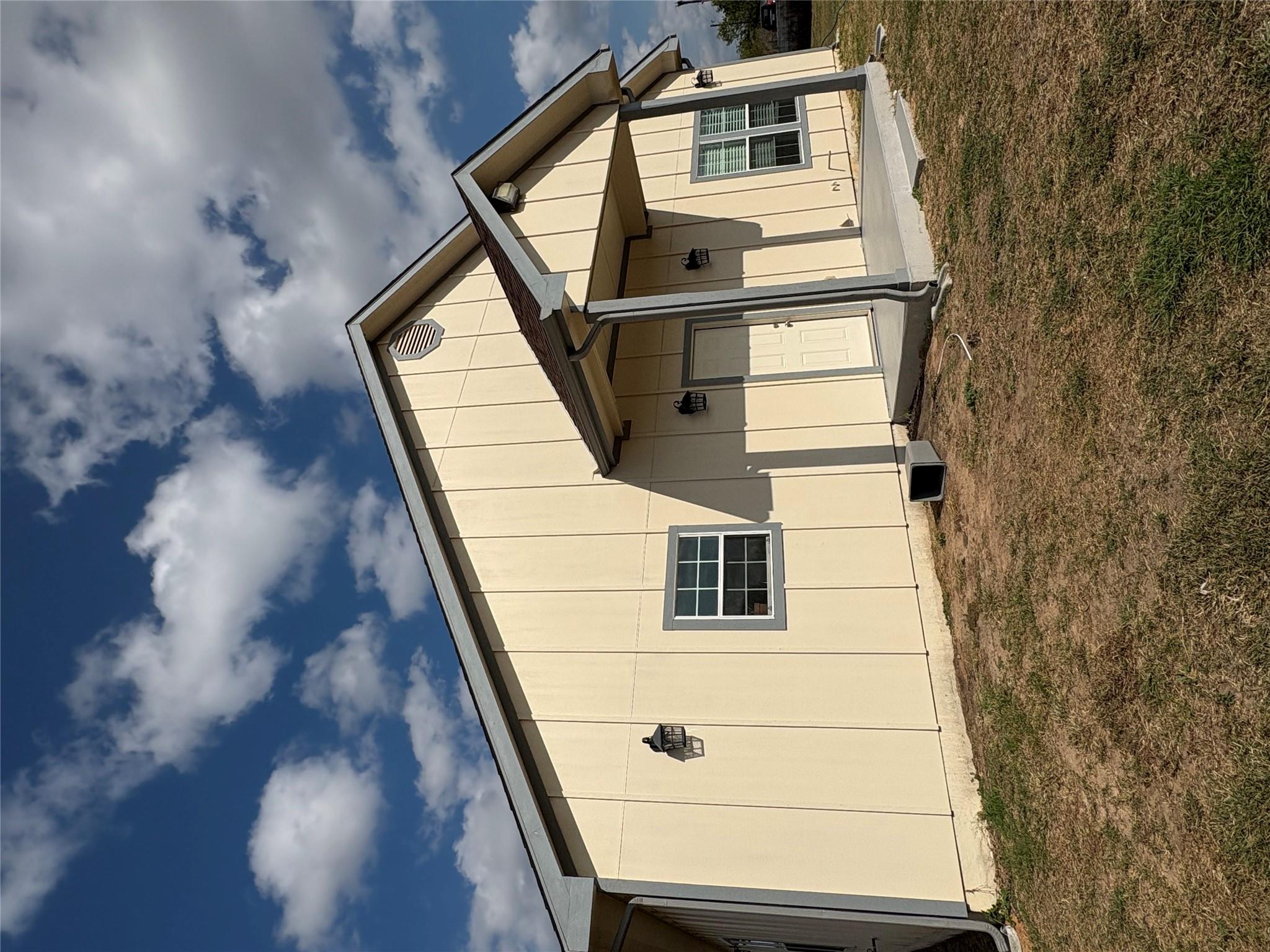 141 Everest Cv, Dale, TX 78616