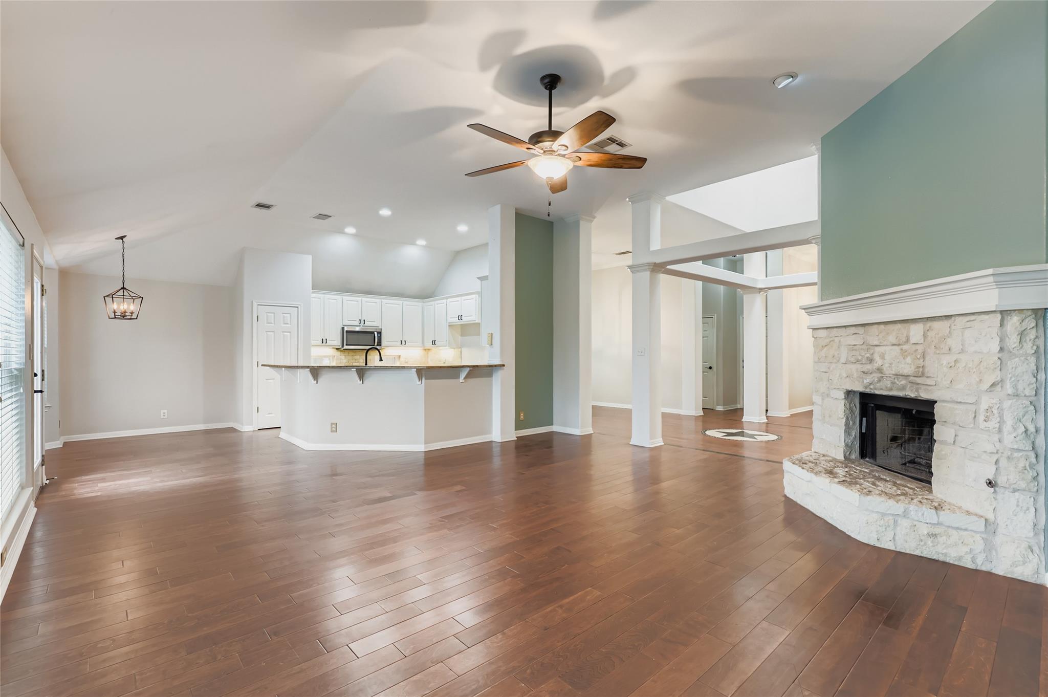 711 DOGWOOD Trl, Cedar Park, TX 78613