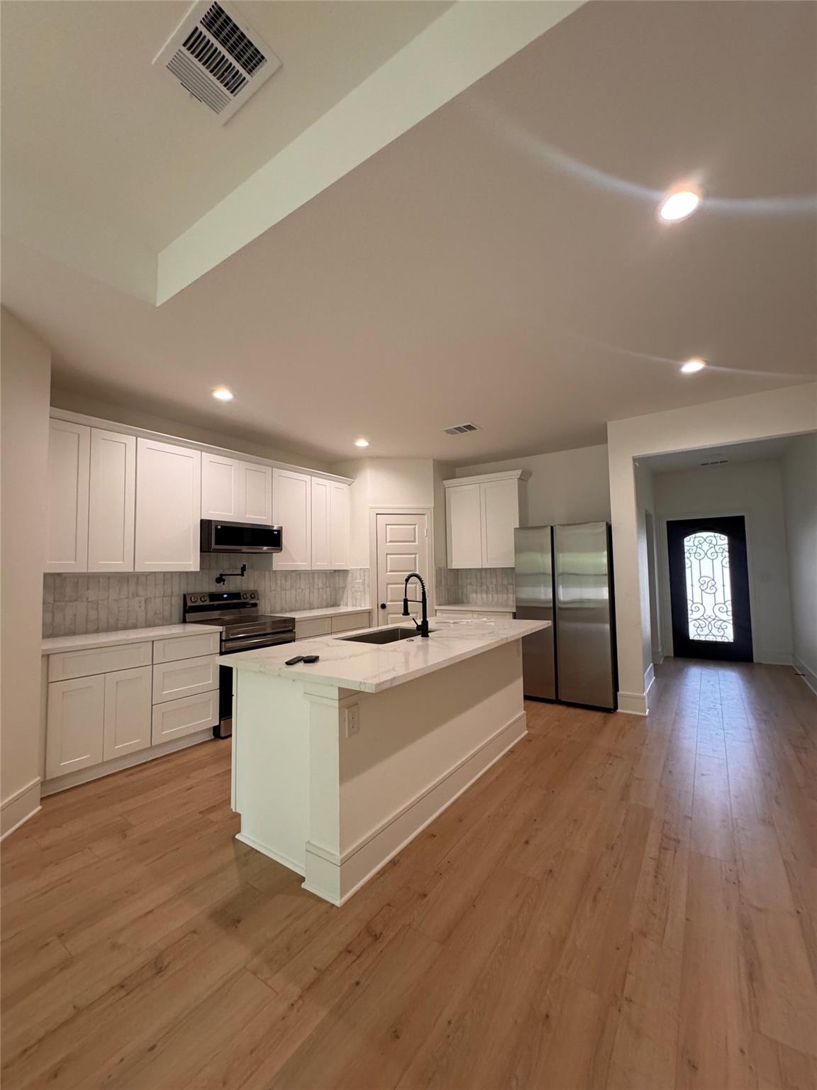 1061 N Navarro St, Giddings, TX 78942