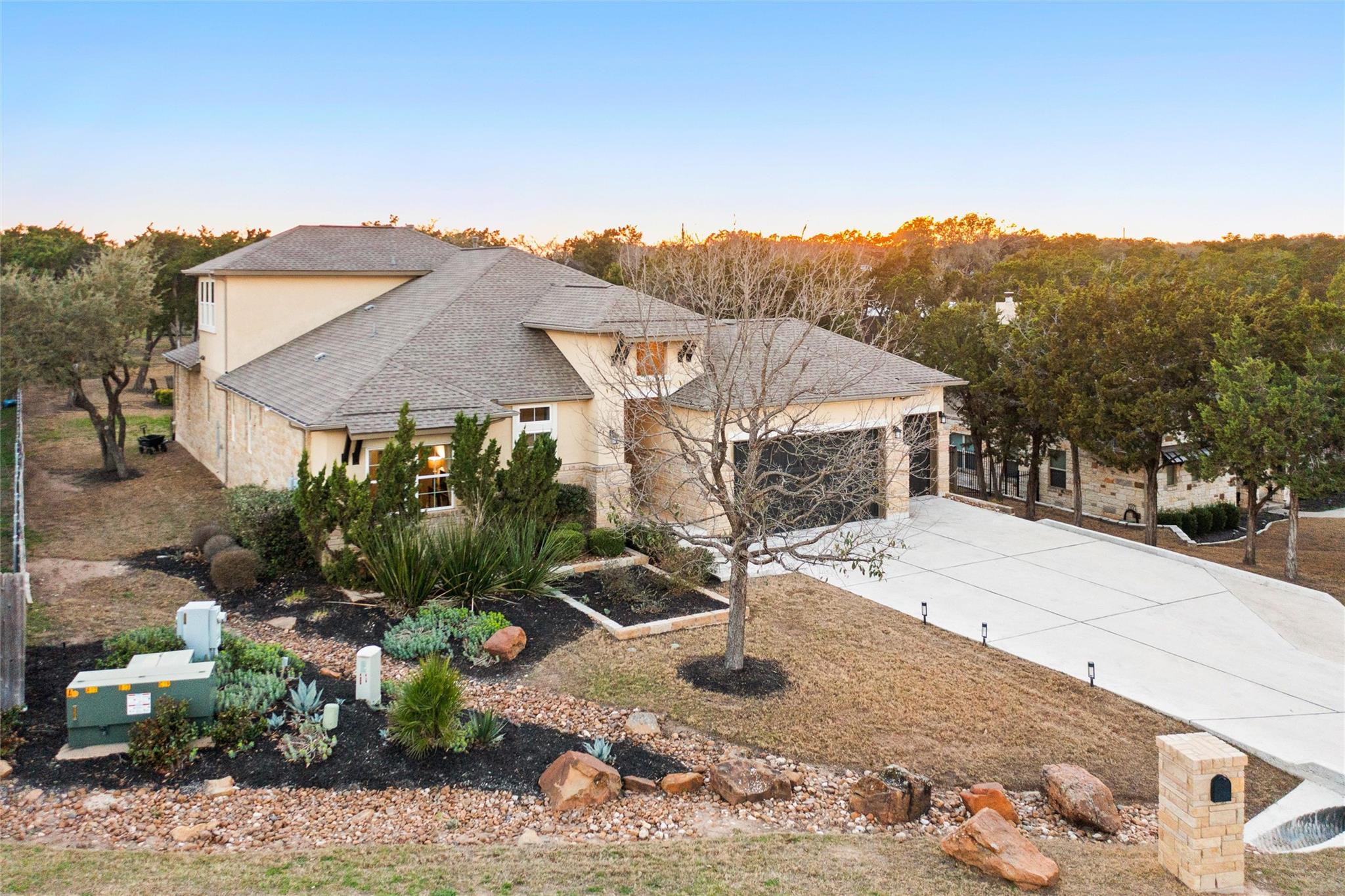 550 Goodnight Trl, Dripping Springs, TX 78620