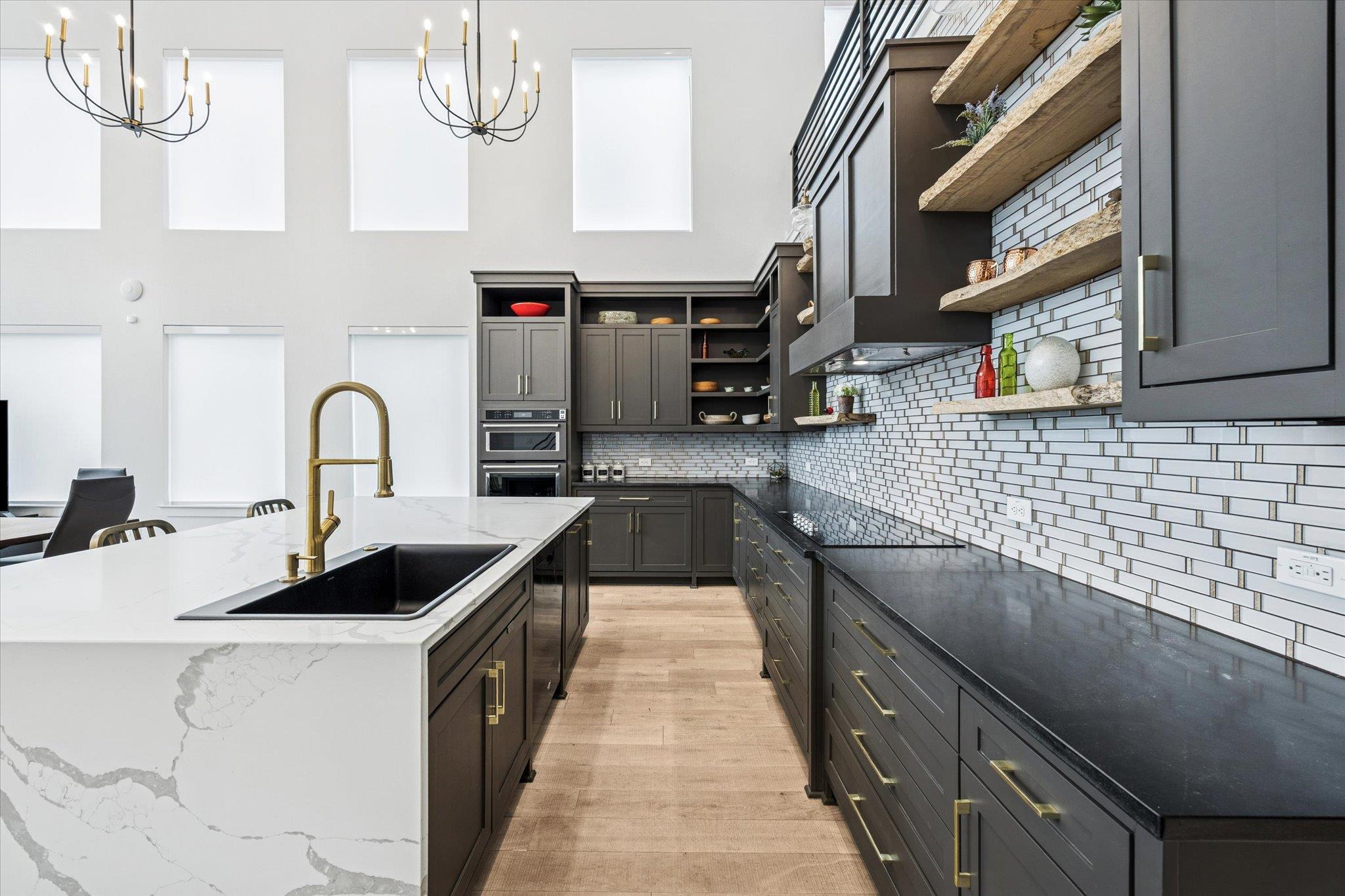 11123 Lakeside Dr, Jonestown, TX 78645