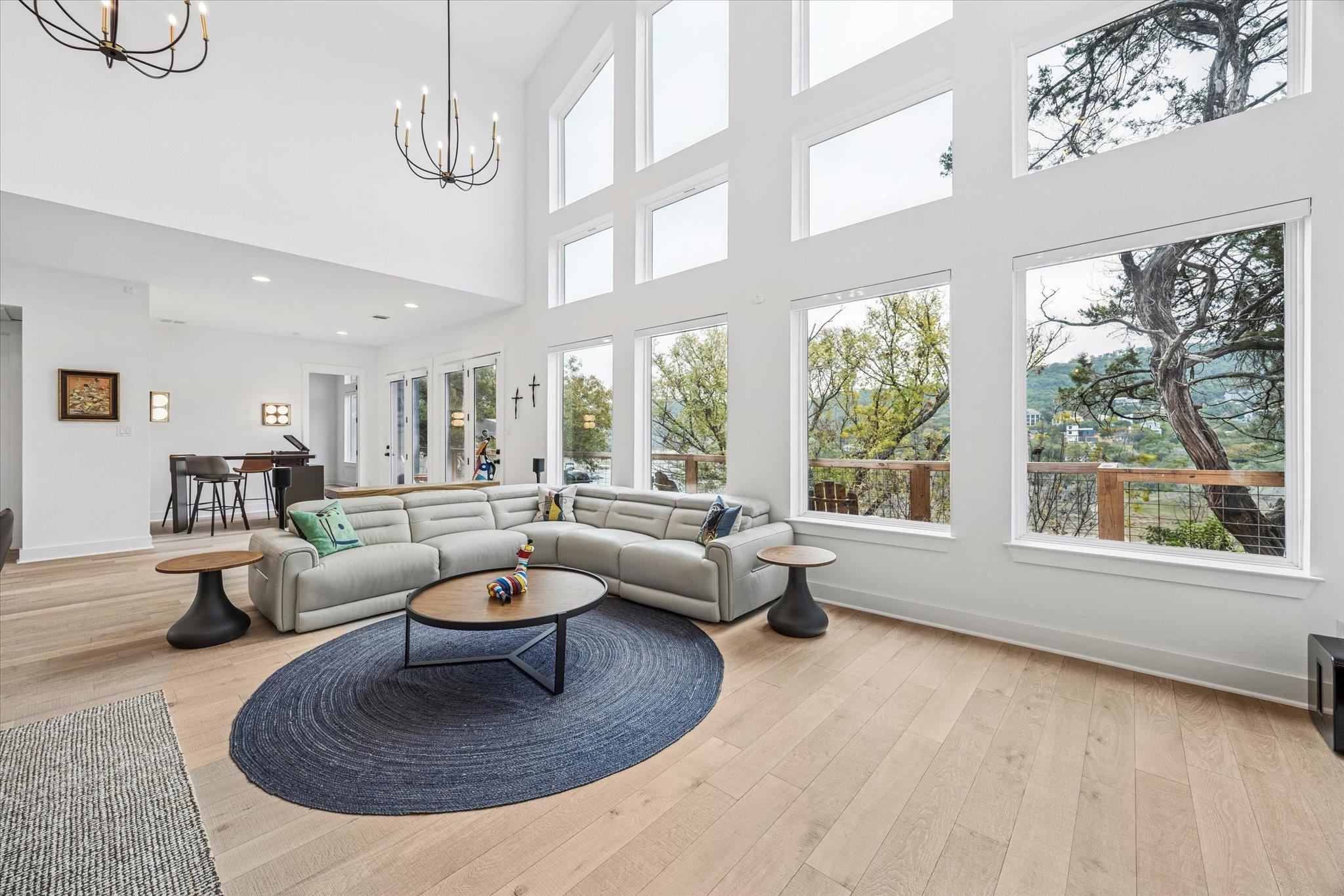 11123 Lakeside Dr, Jonestown, TX 78645