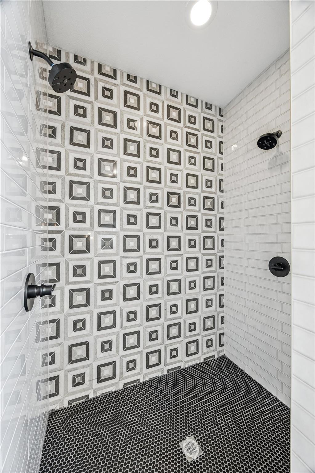 11123 Lakeside Dr, Jonestown, TX 78645