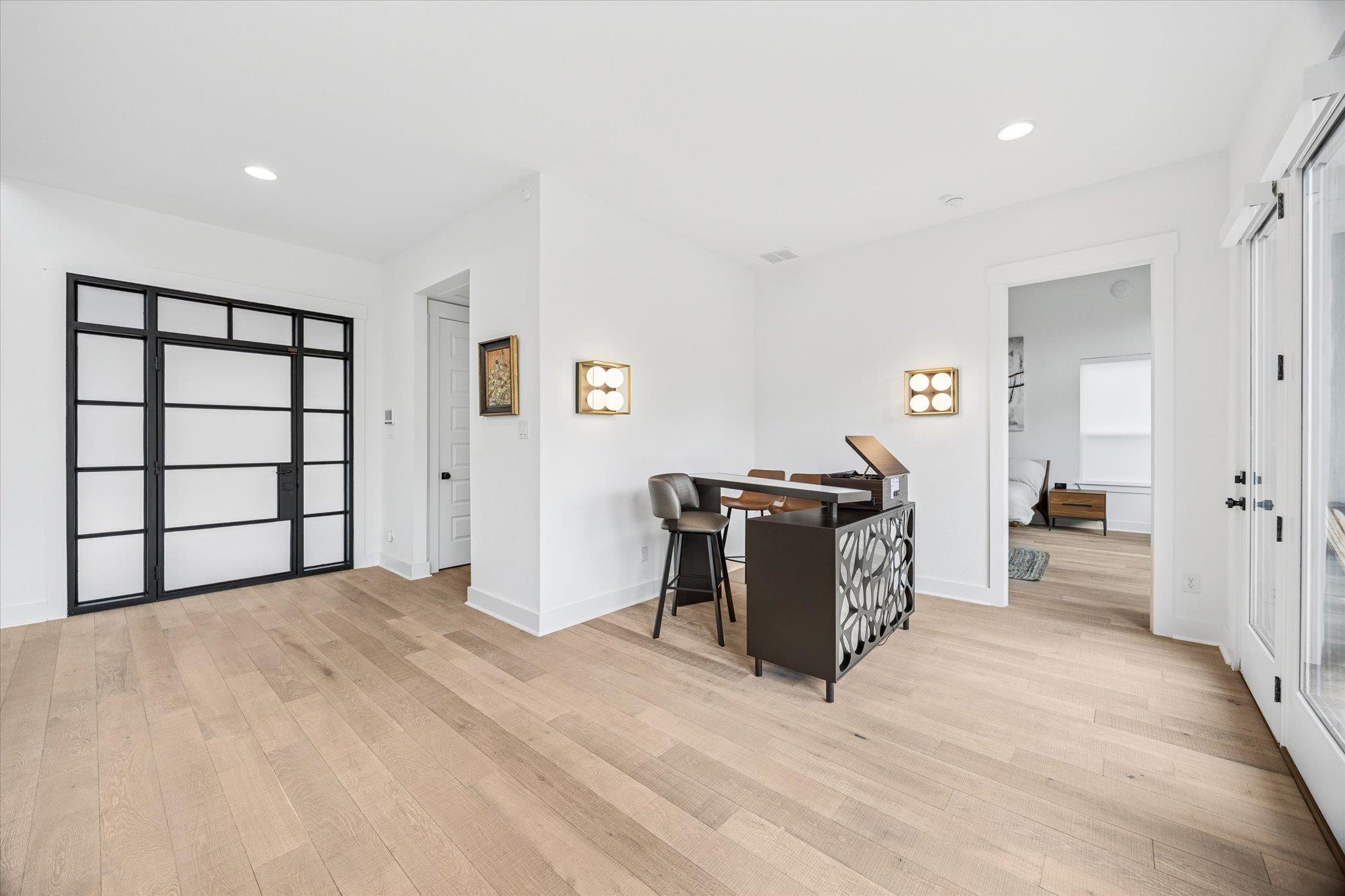 11123 Lakeside Dr, Jonestown, TX 78645