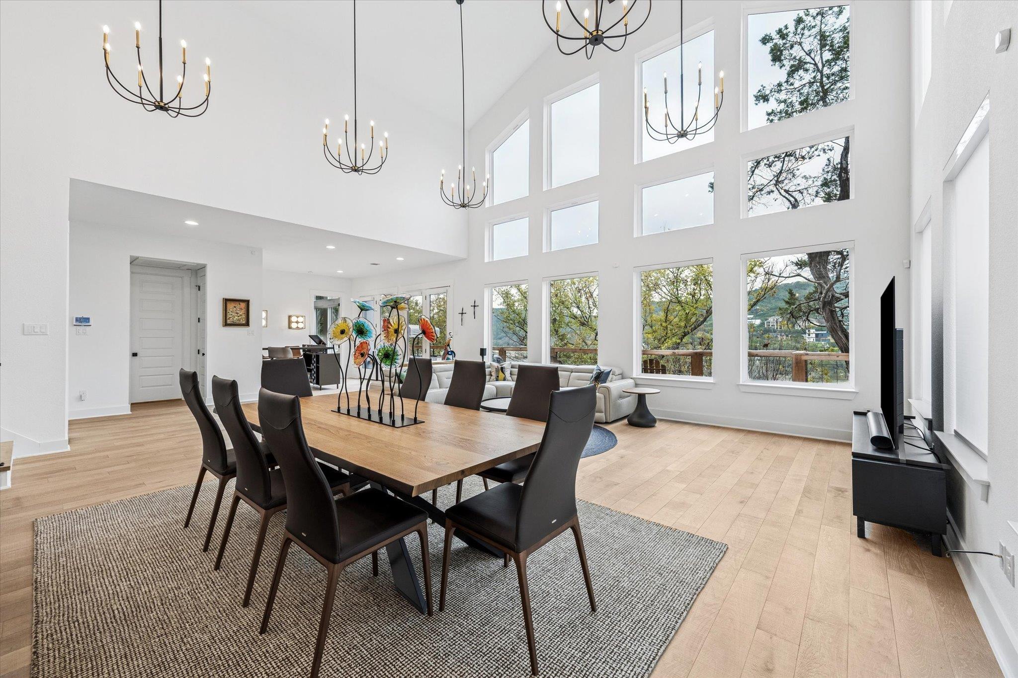 11123 Lakeside Dr, Jonestown, TX 78645