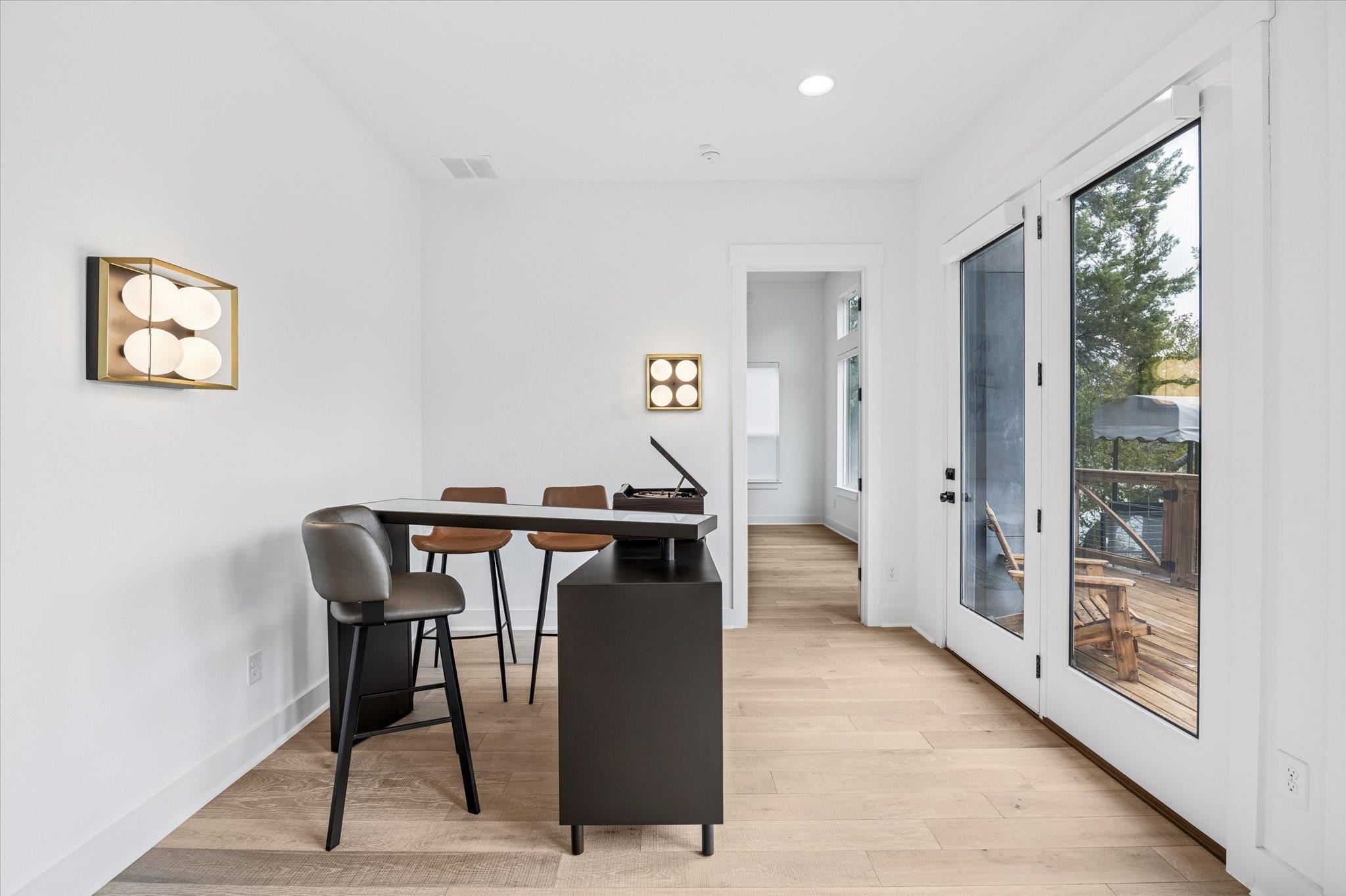 11123 Lakeside Dr, Jonestown, TX 78645